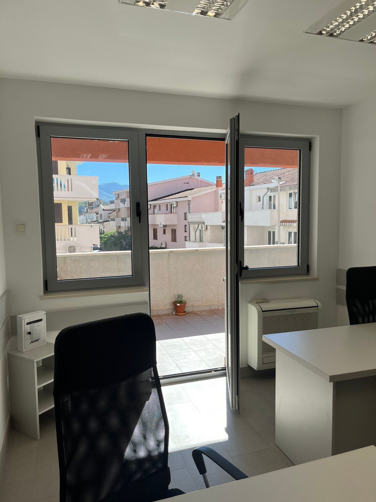 amforaproperty.com/Poslovni prostor Mainski put, Budva, 53 m² (NA DUZI PERIOD)