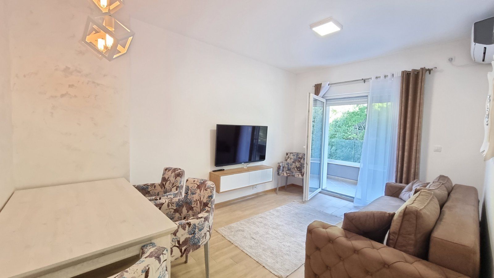 amforaproperty.com/Jednosoban moderno opremljen stan 49m2 u kompleksu The Old Bakery,Budva