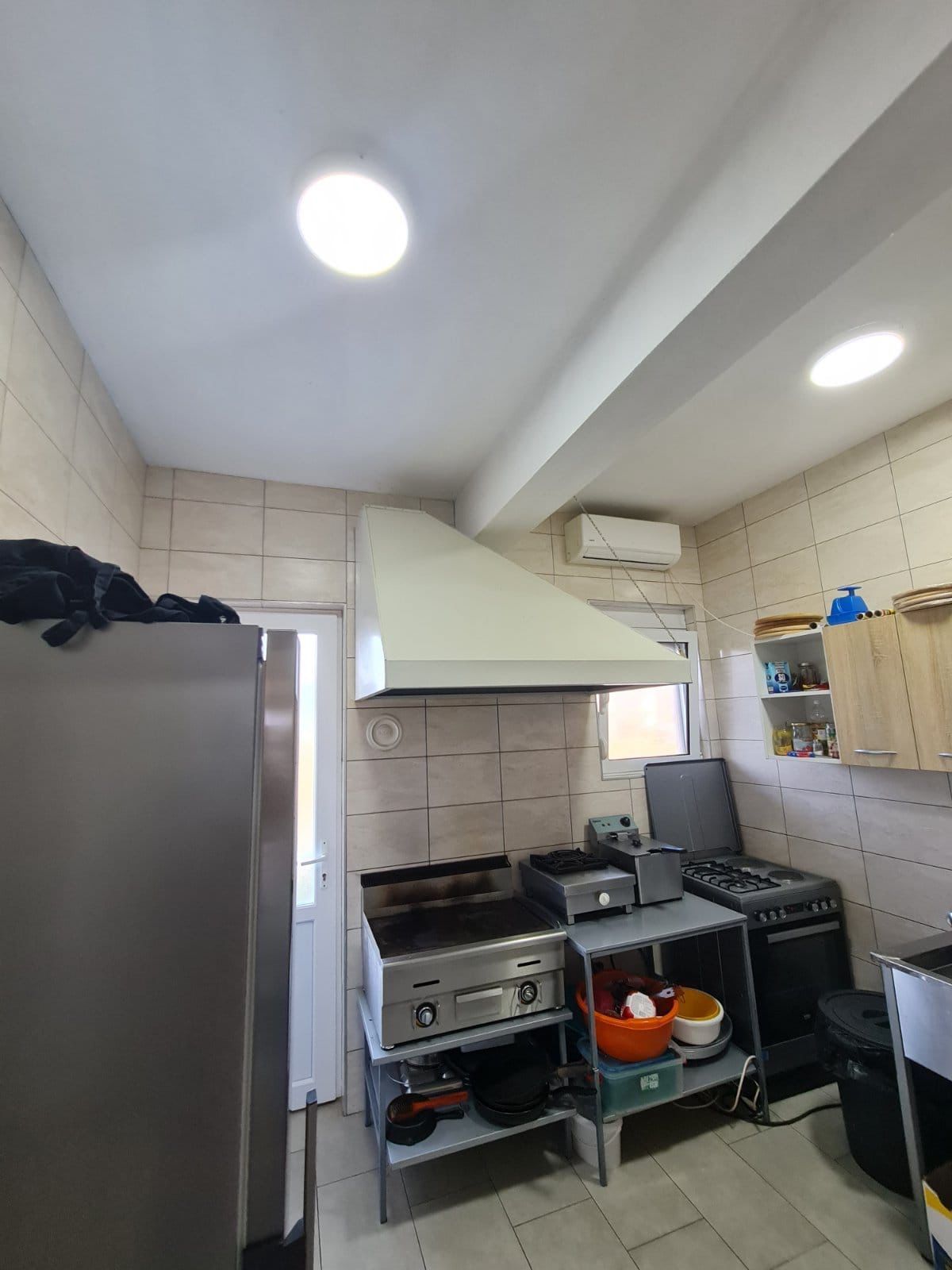 amforaproperty.com/Kompletno opremljen apartmanski objekat 920 m² sa apartmanima i restoranom – Donji Štoj, Ulcinj