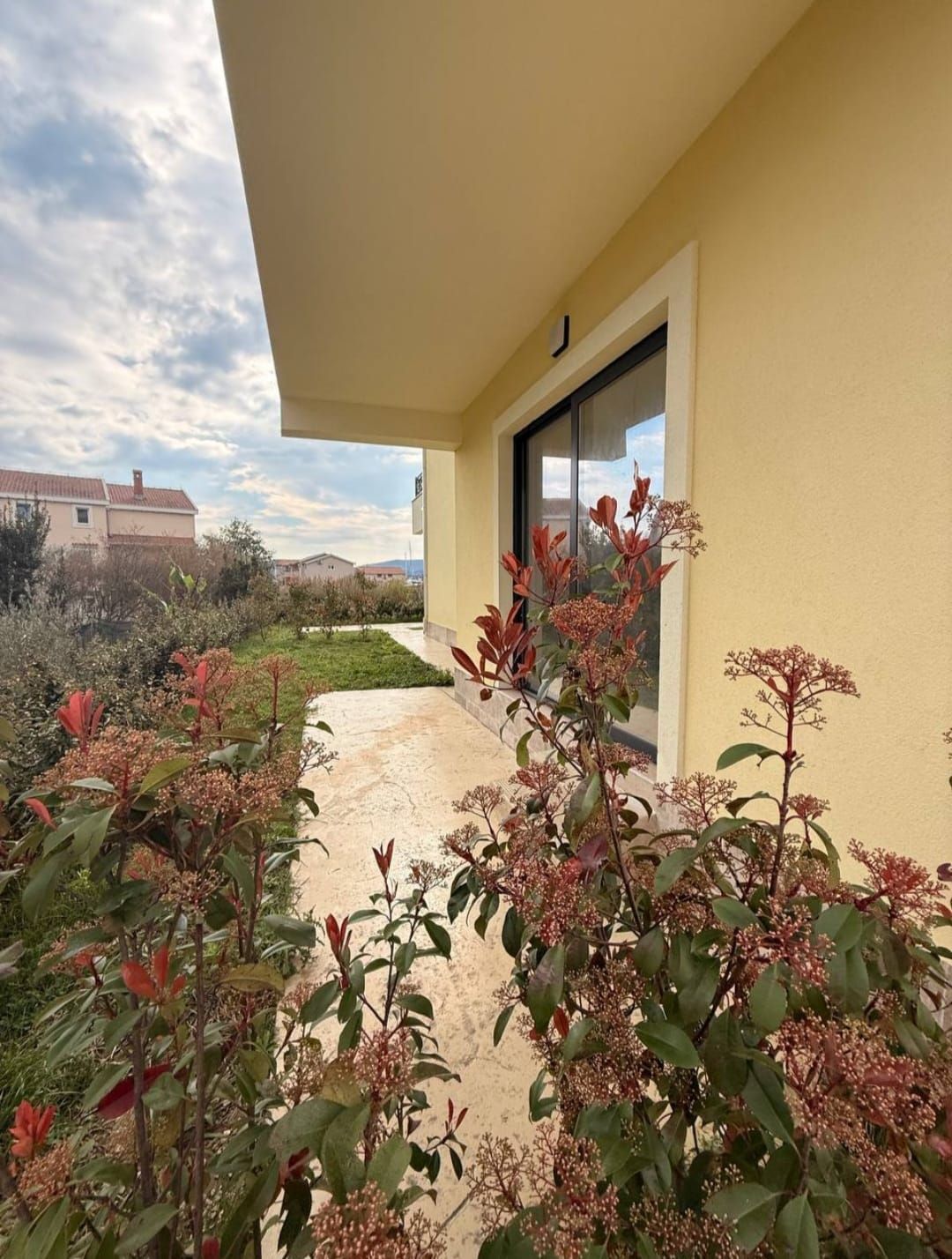 amforaproperty.com/Jednosobni stanovi u novogradnji na 150 metara od mora – Bonići, Tivat