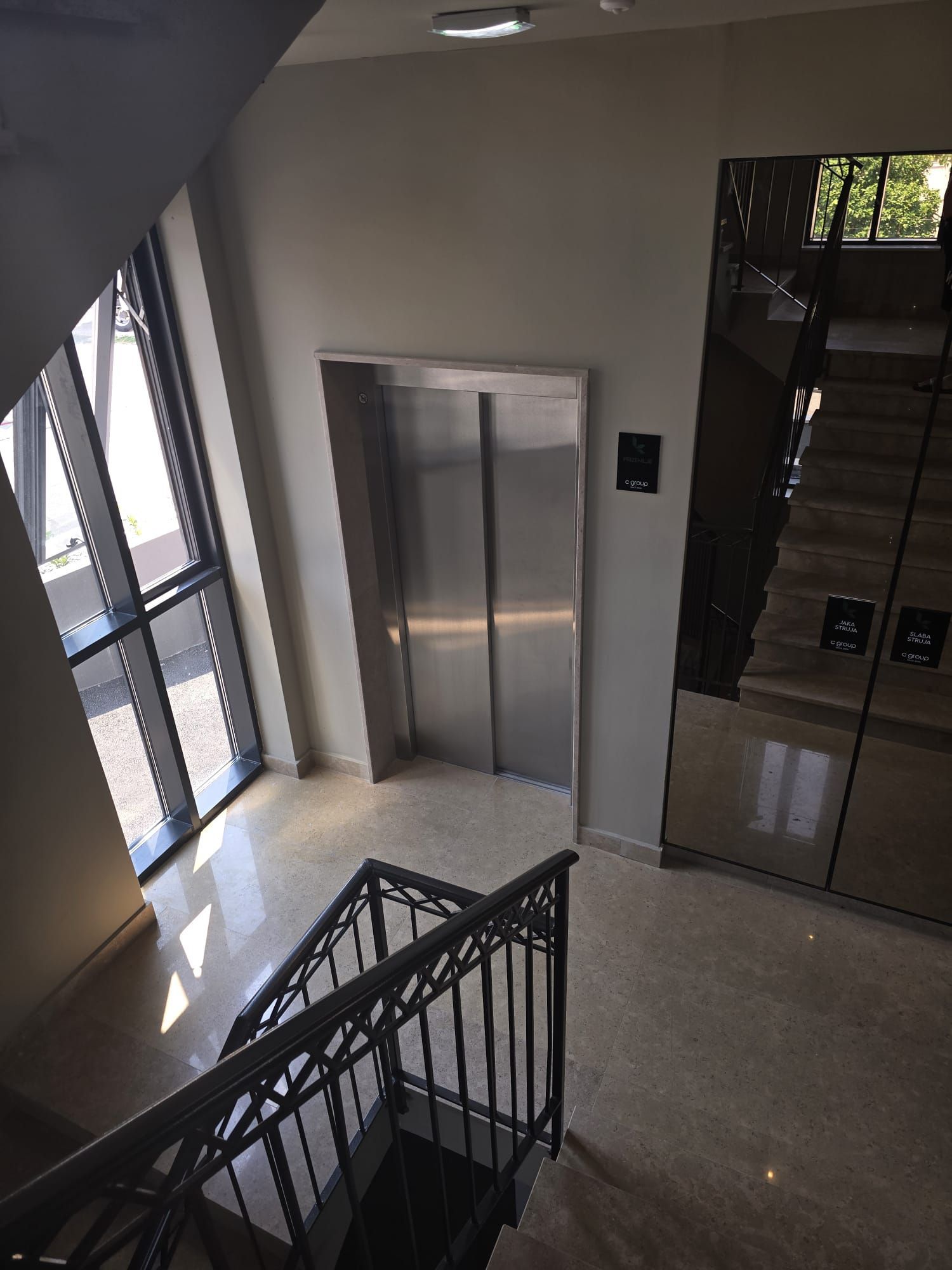 amforaproperty.com/Dvosoban stan od 70 m² sa garaznim mestom u novoj zgradi na atraktivnoj lokaciji u Tivtu, Mrčevac