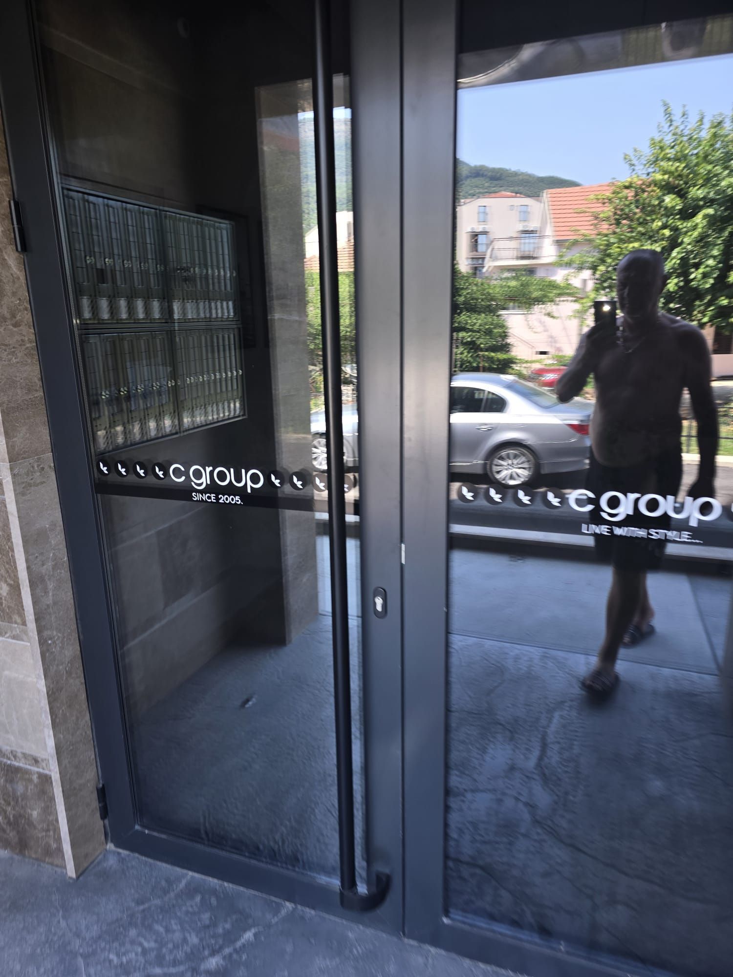amforaproperty.com/Dvosoban stan od 70 m² sa garaznim mestom u novoj zgradi na atraktivnoj lokaciji u Tivtu, Mrčevac