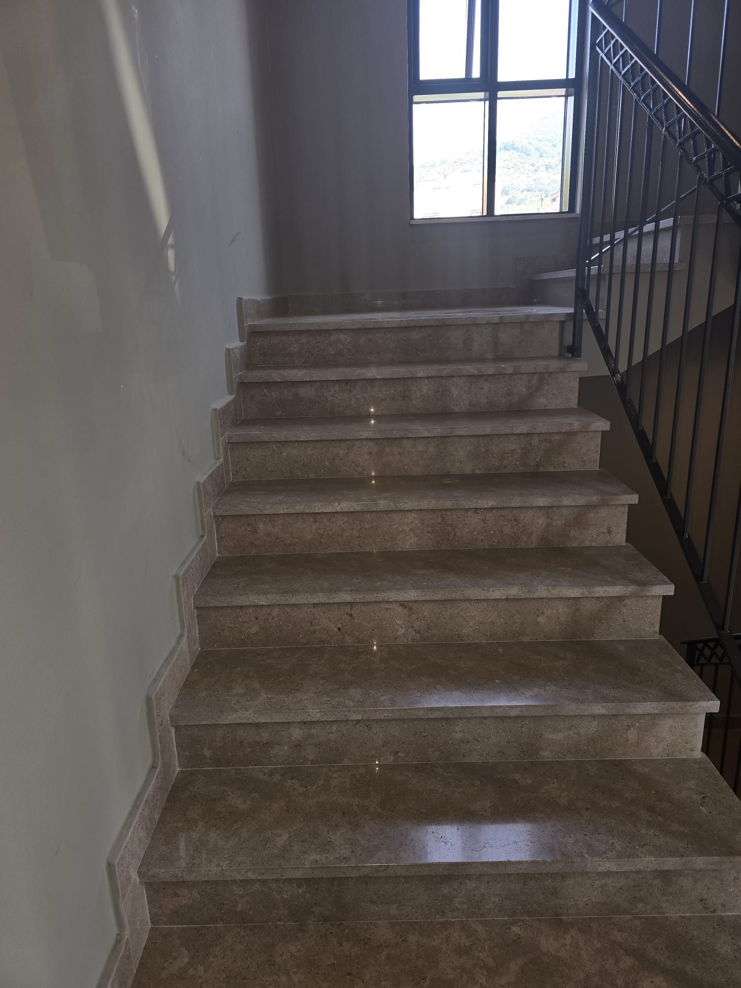 amforaproperty.com/Dvosoban stan od 70 m² sa garaznim mestom u novoj zgradi na atraktivnoj lokaciji u Tivtu, Mrčevac
