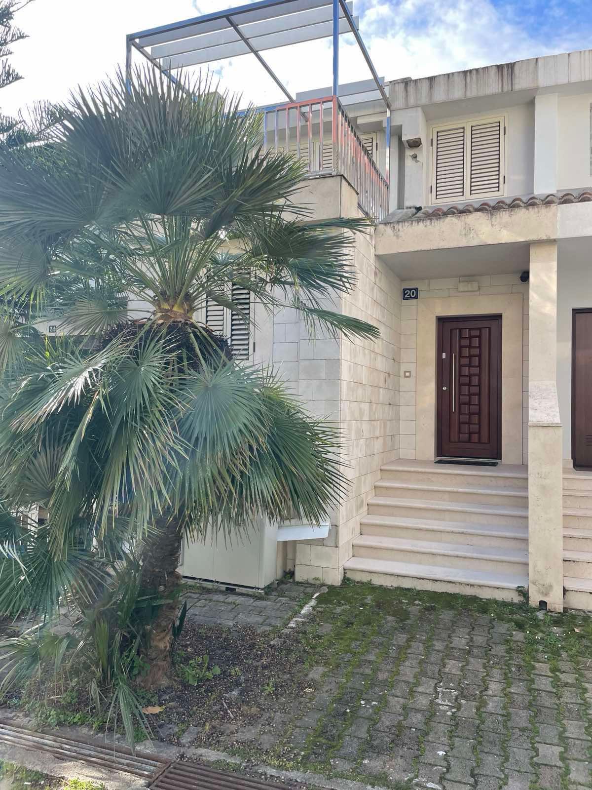 amforaproperty.com/Dvosoban Stan 130m2 sa parking mestom na atraktivnoj lokaciji u Budvi (IZDAVANJE NA DUZI PERIOD)