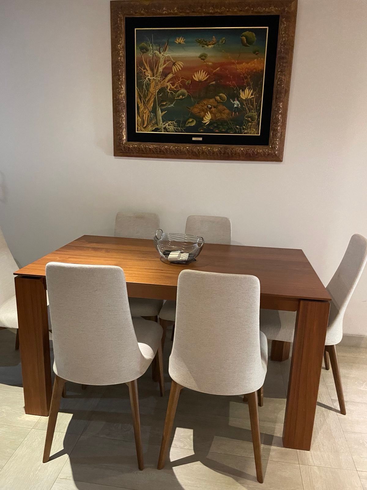 amforaproperty.com/Dvosoban Stan 130m2 sa parking mestom na atraktivnoj lokaciji u Budvi (IZDAVANJE NA DUZI PERIOD)