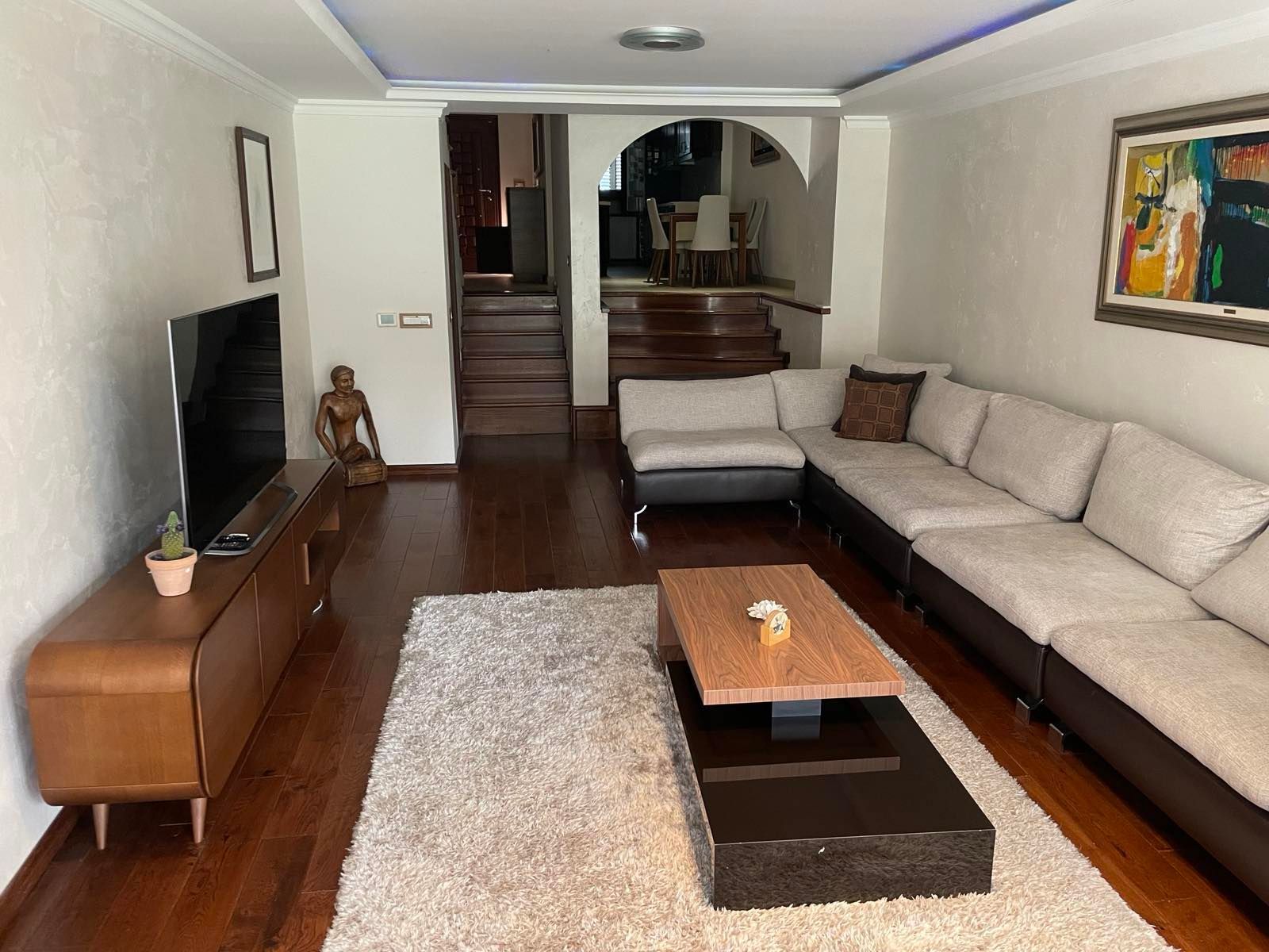 amforaproperty.com/Dvosoban Stan 130m2 sa parking mestom na atraktivnoj lokaciji u Budvi (IZDAVANJE NA DUZI PERIOD)