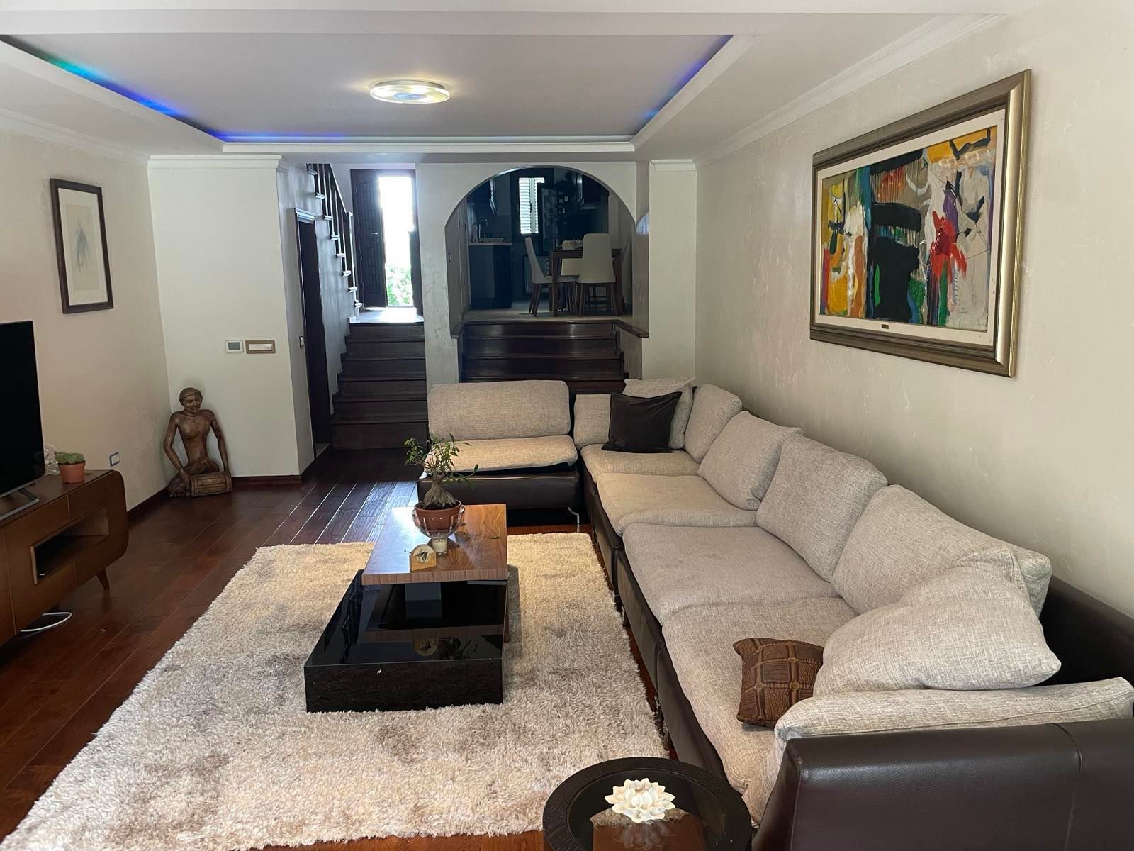 amforaproperty.com/Dvosoban Stan 130m2 sa parking mestom na atraktivnoj lokaciji u Budvi (IZDAVANJE NA DUZI PERIOD)