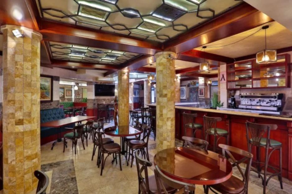 amforaproperty.com/Kompletno Opremljen Restoran 490m² sa Dve Terase – Rozino, Budva