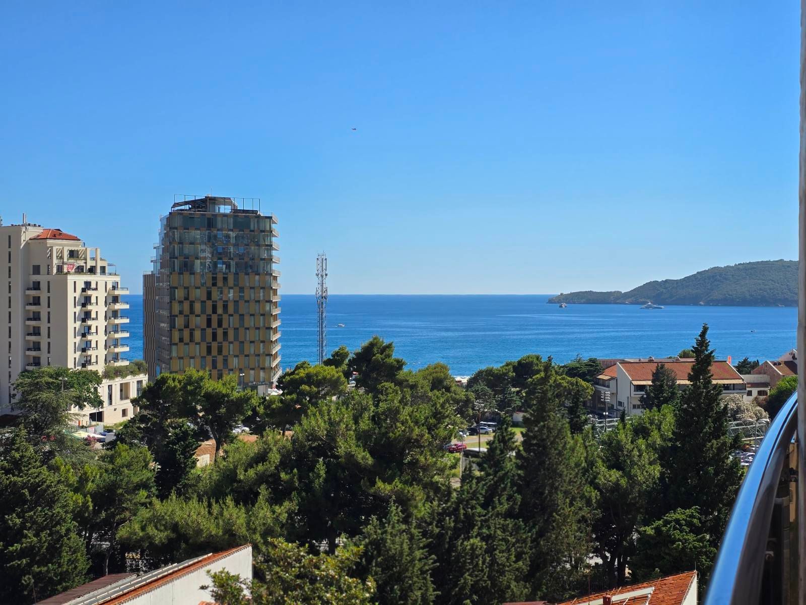 amforaproperty.com/Trosoban Stan 93m2 sa Pogledom na More-Anatolia Bečići