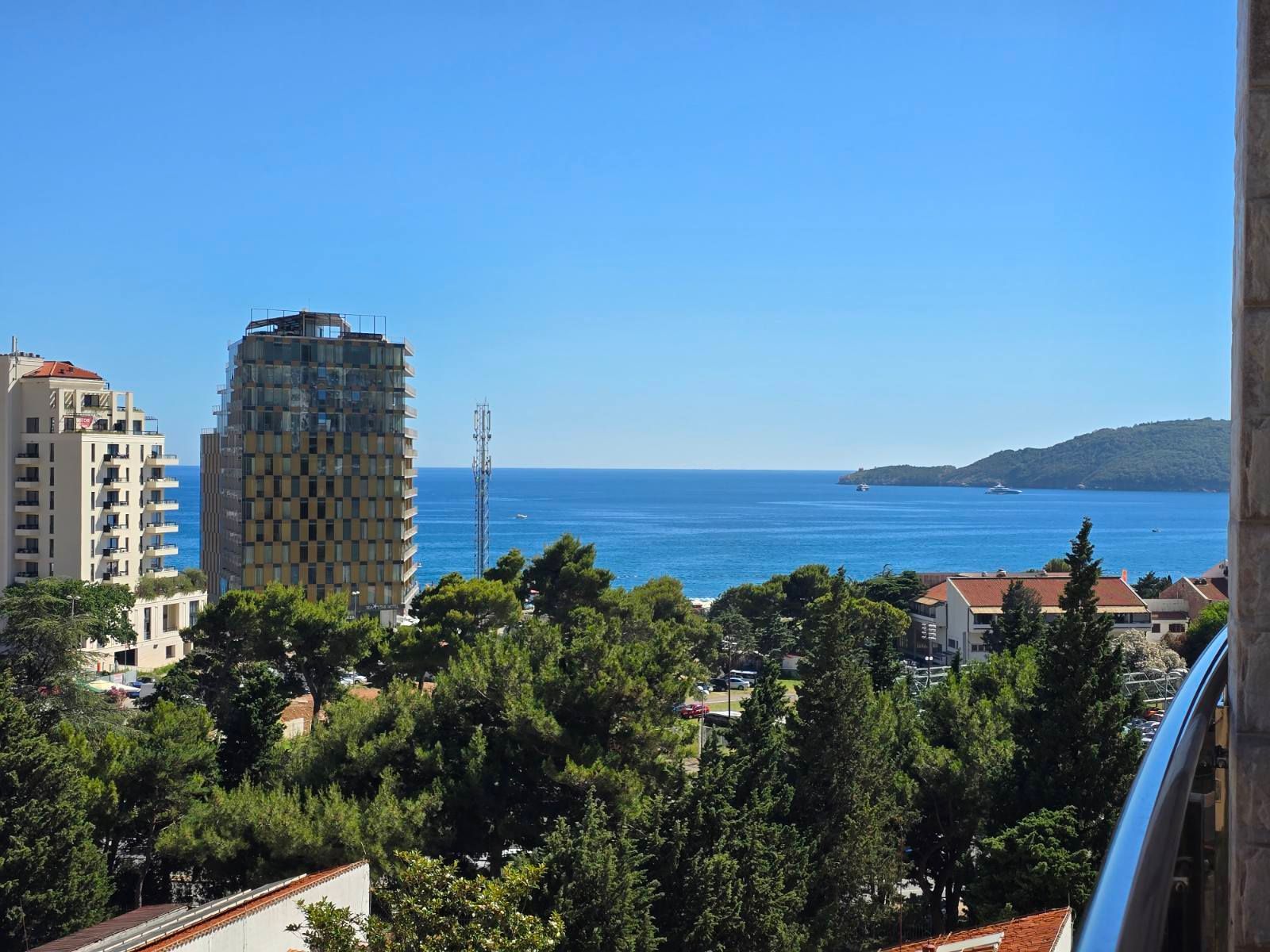 amforaproperty.com/Trosoban Stan 93m2 sa Pogledom na More-Anatolia Bečići