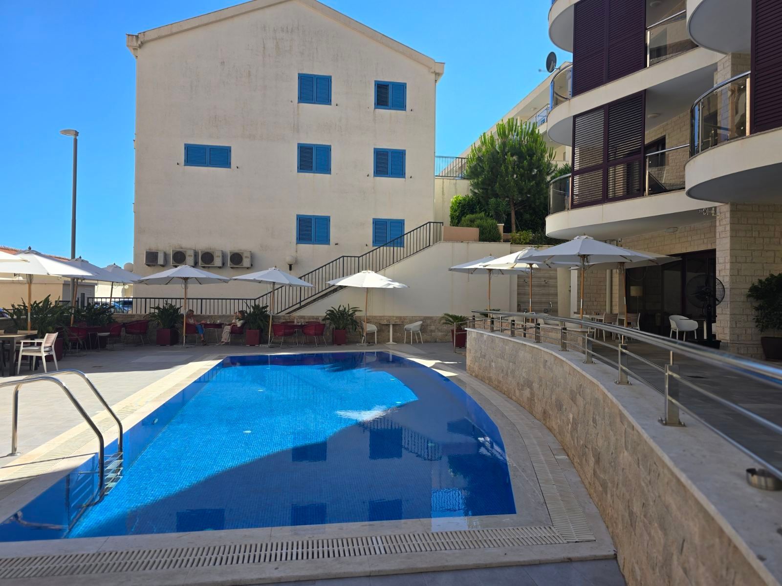 amforaproperty.com/Trosoban Stan 93m2 sa Pogledom na More-Anatolia Bečići