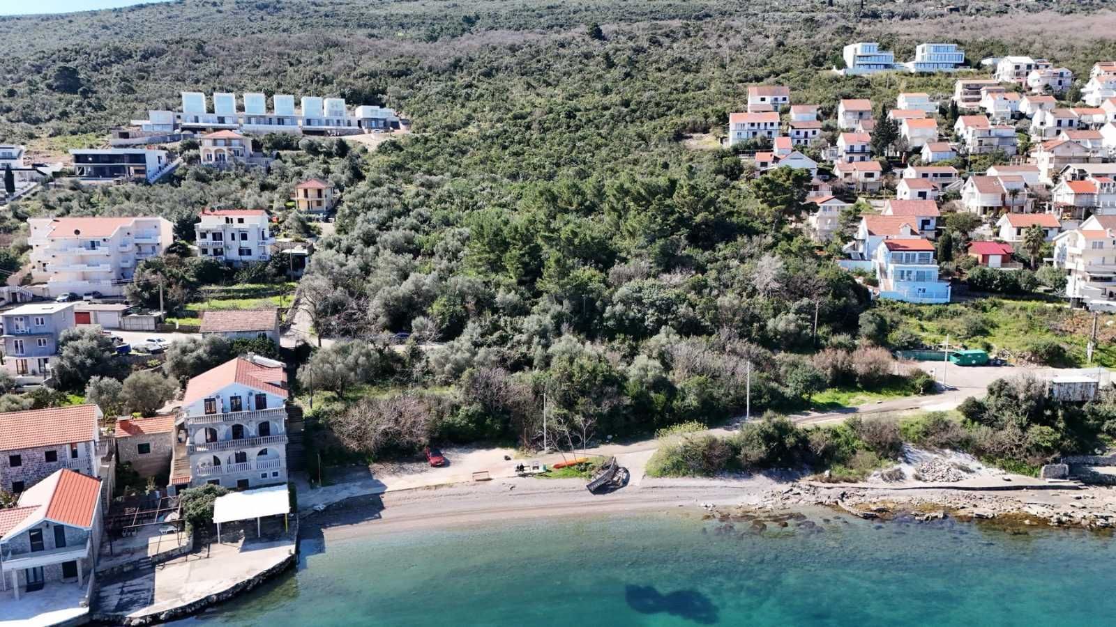 amforaproperty.com/Ekskluzivno zemljište na prvoj liniji do mora u Krašićima – 22.000 m²