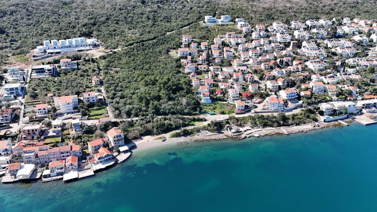 amforaproperty.com/Zemljište 9000m² sa pogledom na more  -Tivat,Krasici