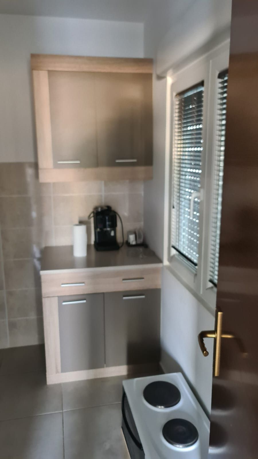 amforaproperty.com/Dvosoban namesten stan 100m2 sa pogledom na more i grad,Podkosljun-Budva (na duzi period)