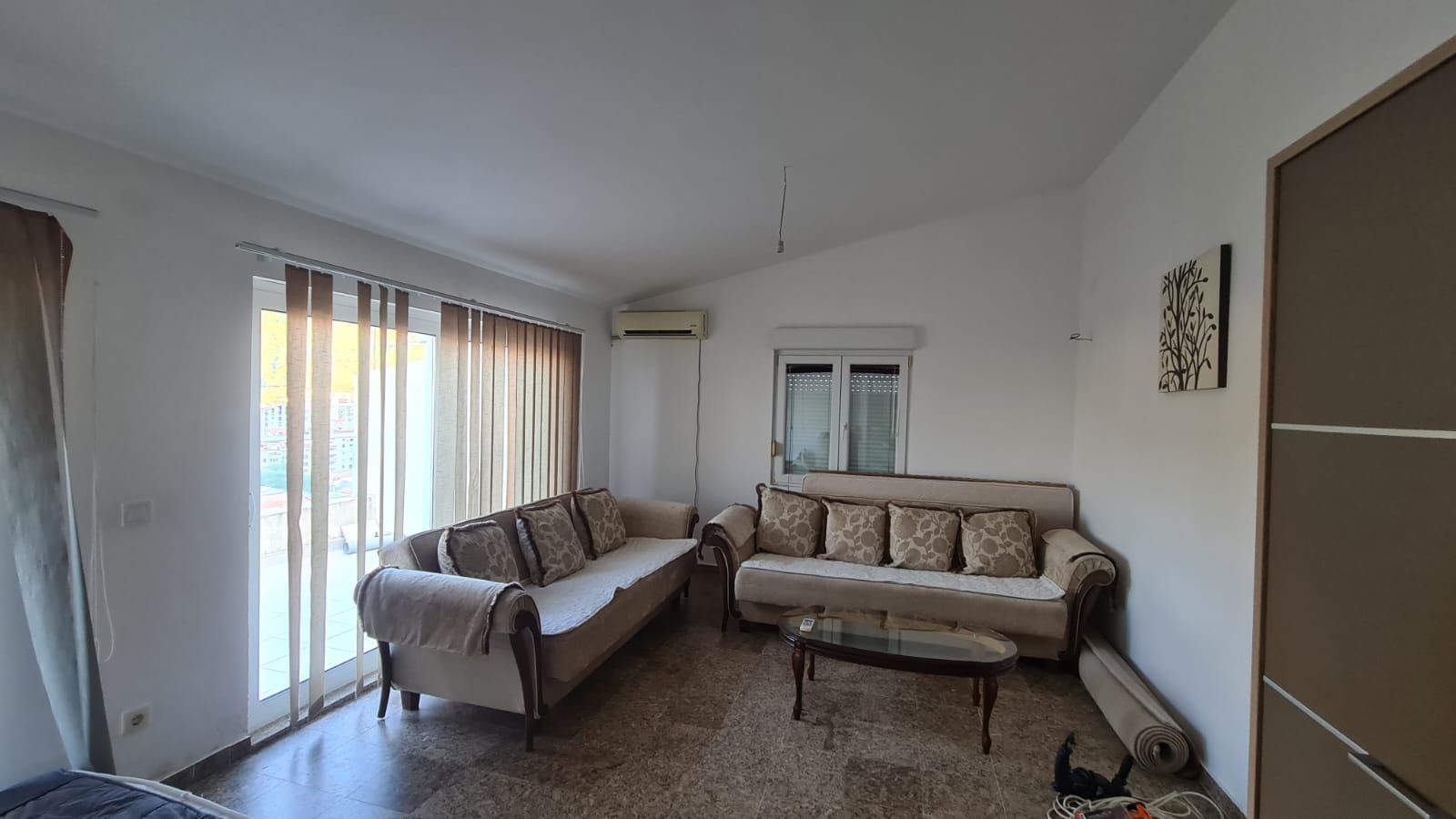 amforaproperty.com/Dvosoban namesten stan 100m2 sa pogledom na more i grad,Podkosljun-Budva (na duzi period)