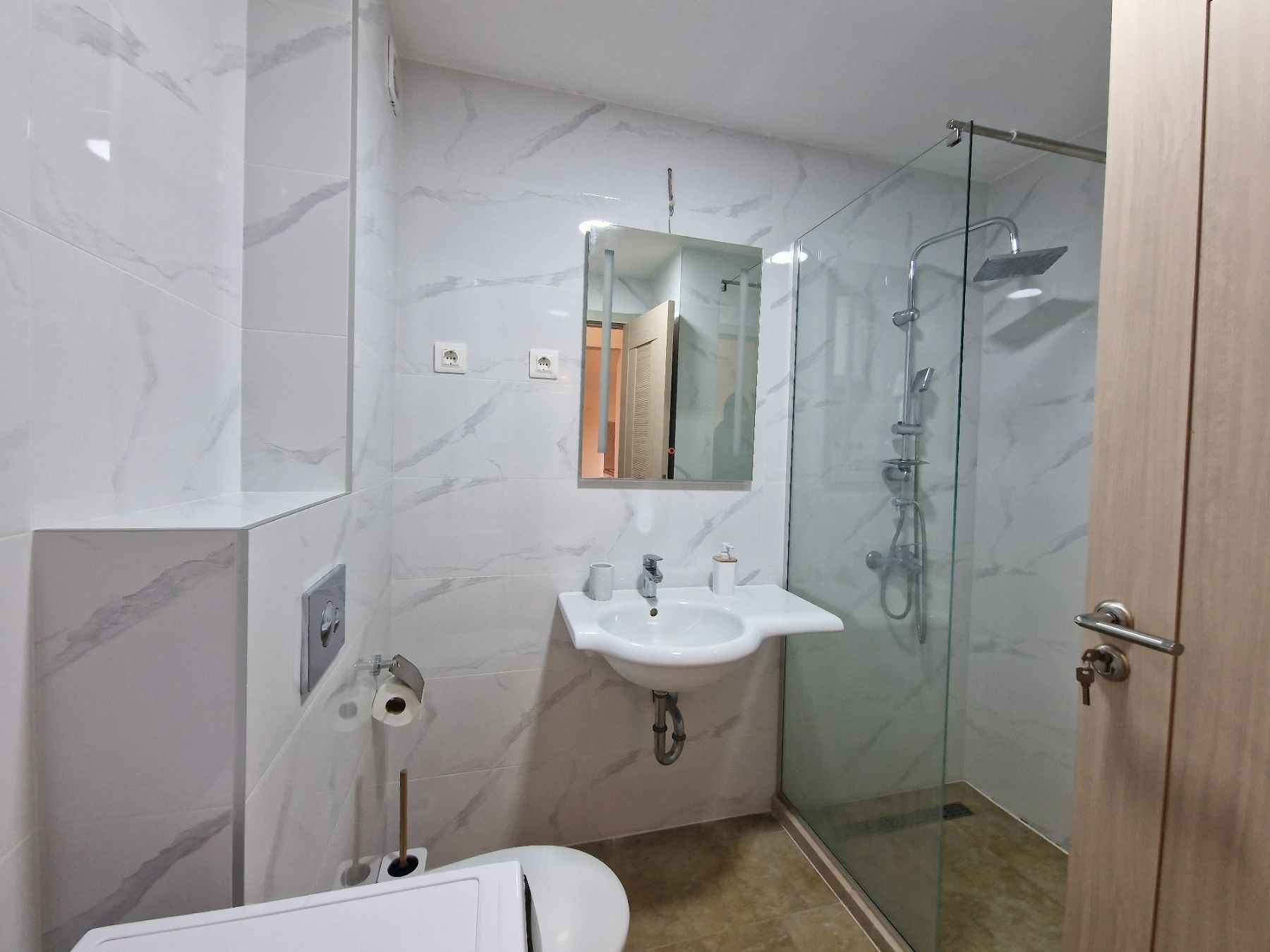 amforaproperty.com/ATRAKTIVAN STUDIO APARTMAN 31m2 SA BOCNIM POGLEDOM NA MORE U BECICIMA