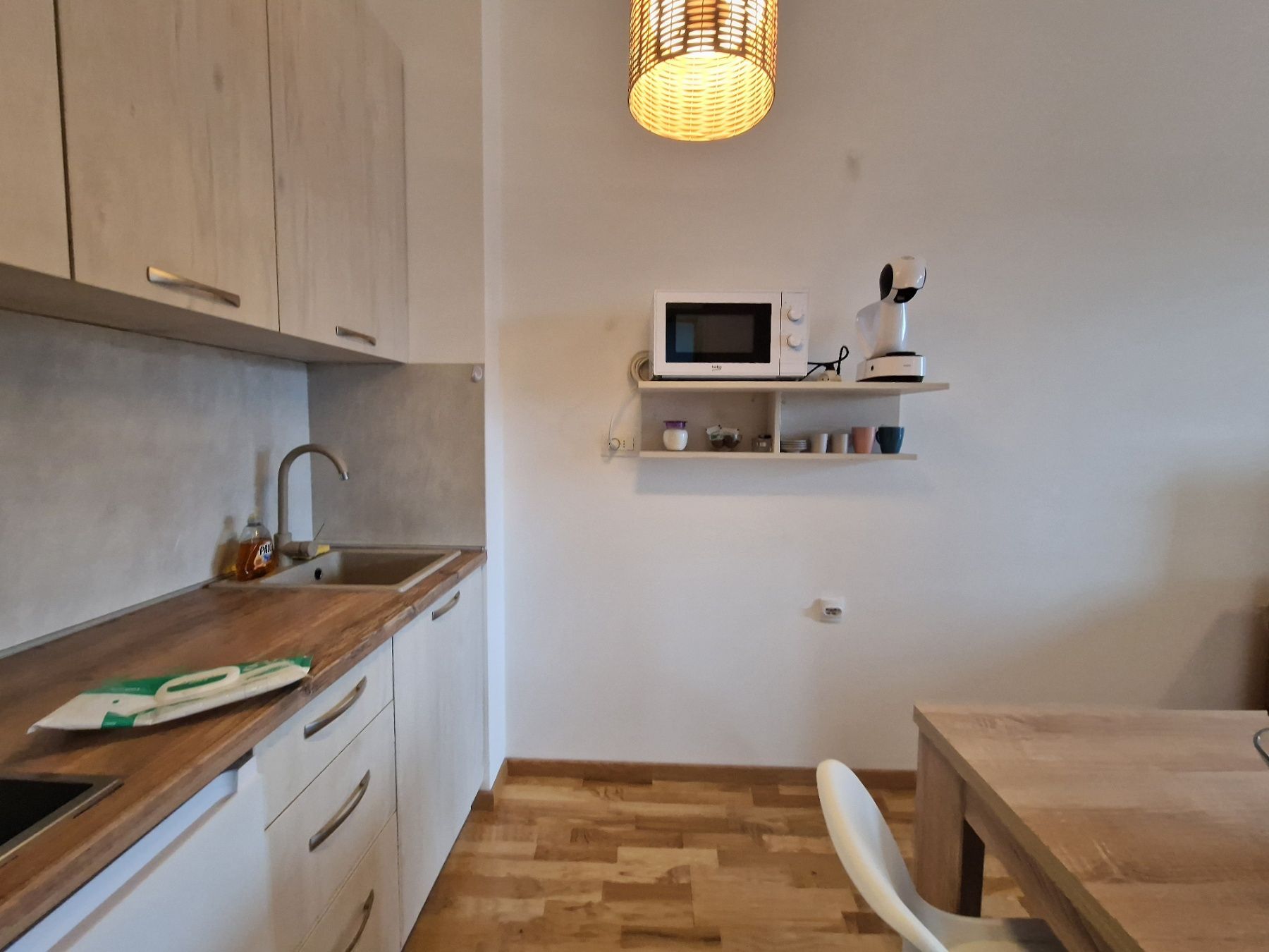 amforaproperty.com/ATRAKTIVAN STUDIO APARTMAN 31m2 SA BOCNIM POGLEDOM NA MORE U BECICIMA