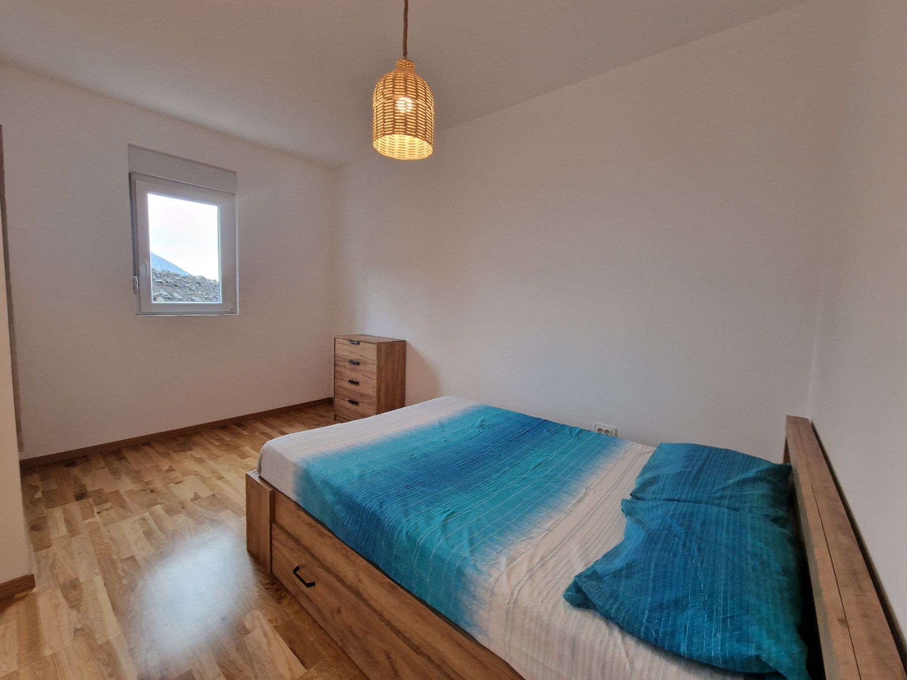 amforaproperty.com/ATRAKTIVAN STUDIO APARTMAN 31m2 SA BOCNIM POGLEDOM NA MORE U BECICIMA