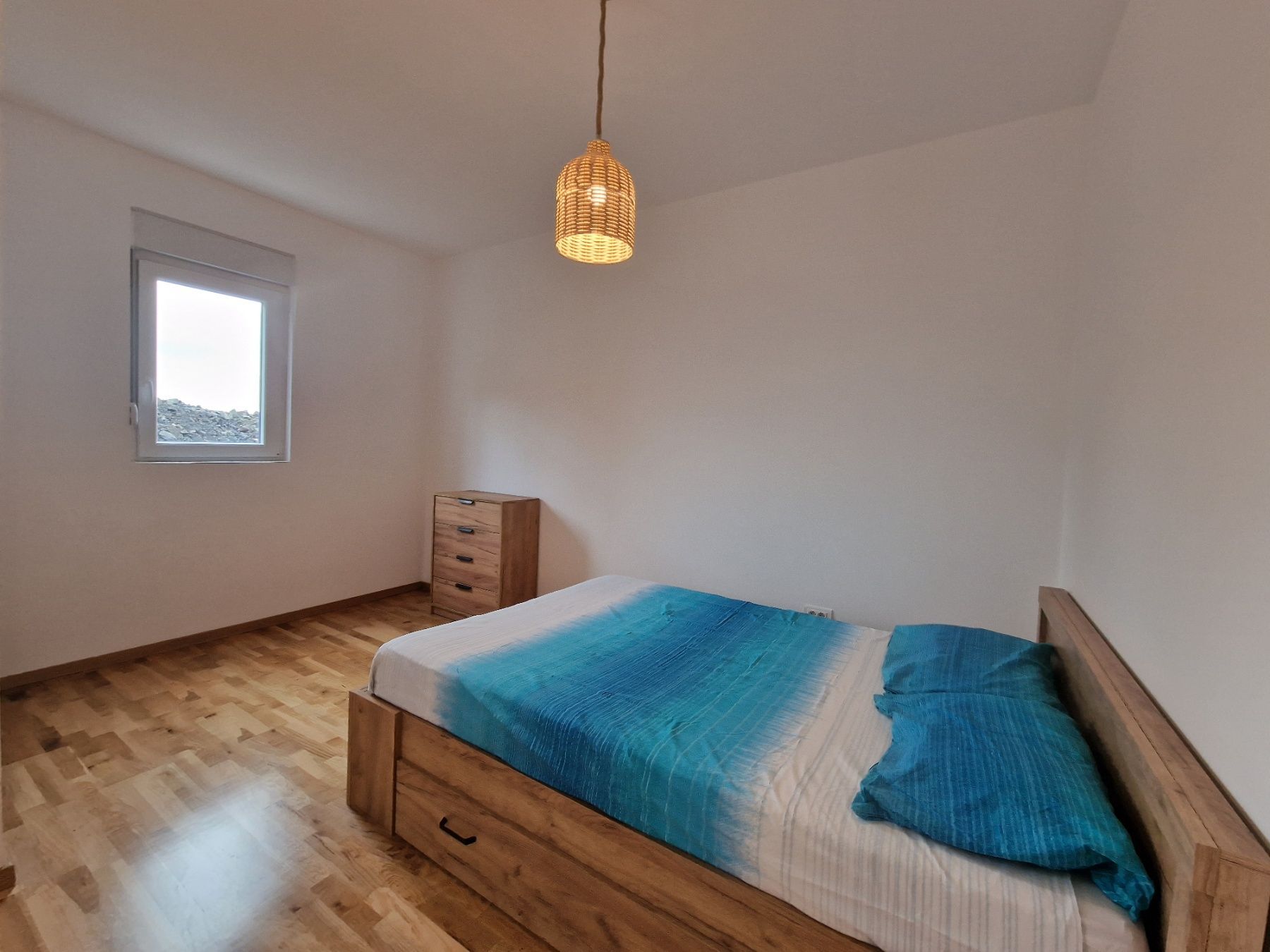 amforaproperty.com/ATRAKTIVAN STUDIO APARTMAN 31m2 SA BOCNIM POGLEDOM NA MORE U BECICIMA