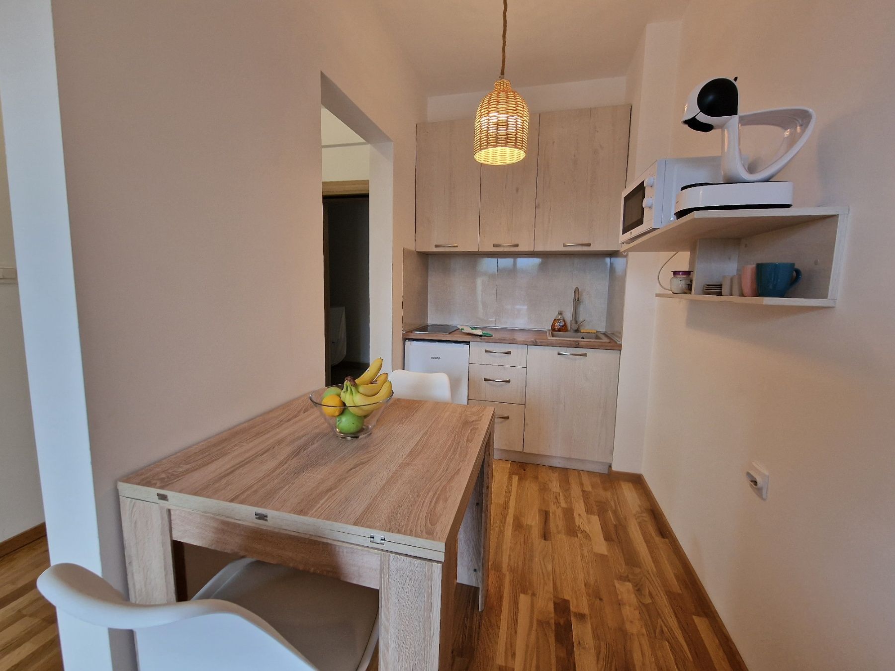 amforaproperty.com/ATRAKTIVAN STUDIO APARTMAN 31m2 SA BOCNIM POGLEDOM NA MORE U BECICIMA
