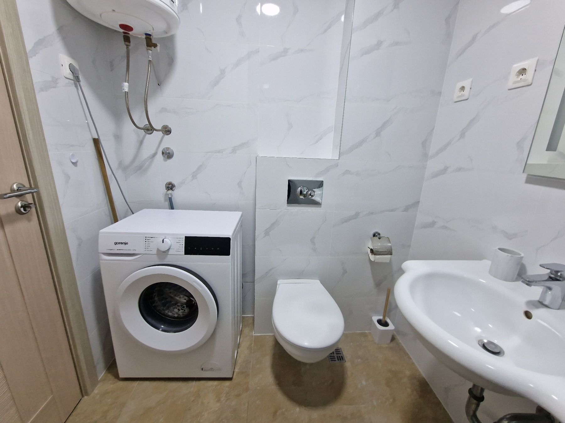 amforaproperty.com/ATRAKTIVAN STUDIO APARTMAN 31m2 SA BOCNIM POGLEDOM NA MORE U BECICIMA