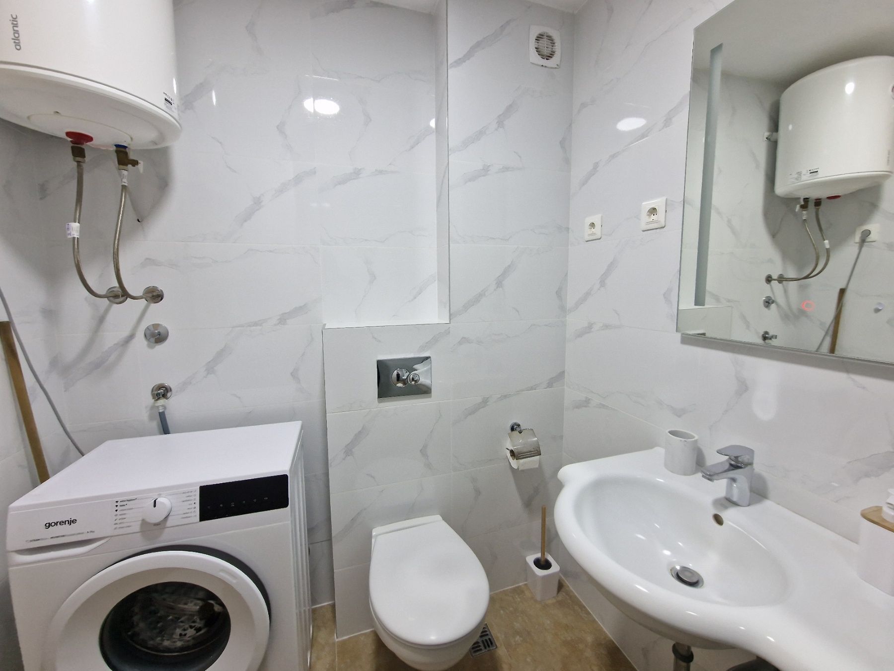 amforaproperty.com/ATRAKTIVAN STUDIO APARTMAN 31m2 SA BOCNIM POGLEDOM NA MORE U BECICIMA
