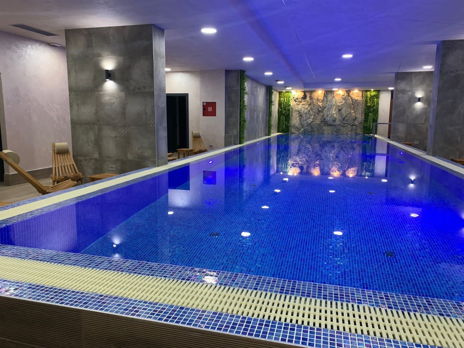 amforaproperty.com/Luksuzni jednosoban apartman 30m2 u apart hotelu na Zlatiboru sa SPA centrom i bazenom