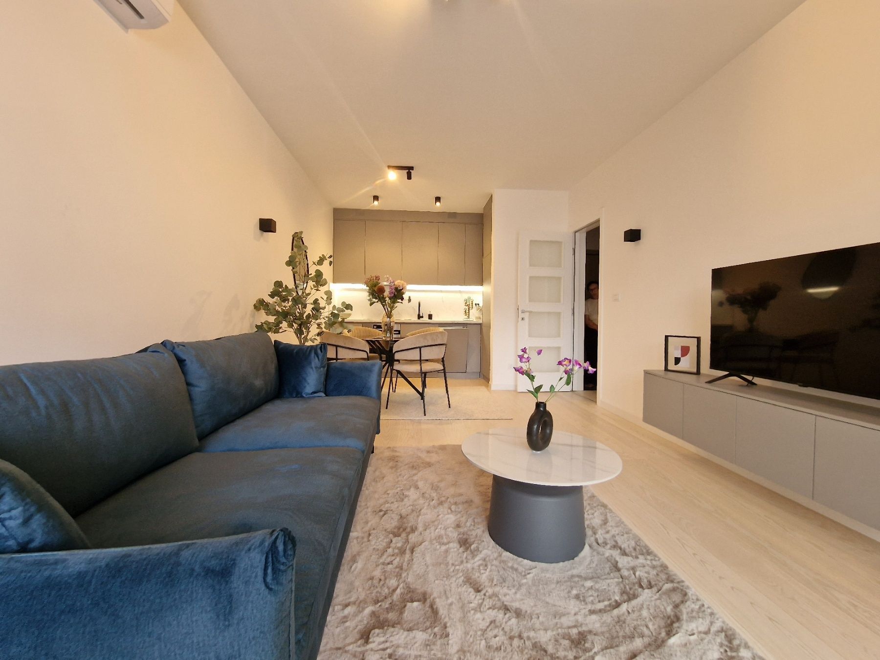 amforaproperty.com/Dubovica Lux, Budva-Nov luksusno opremljen jednosoban stan 50m2 sa pogledom na more  (NA DUZI PERIOD)