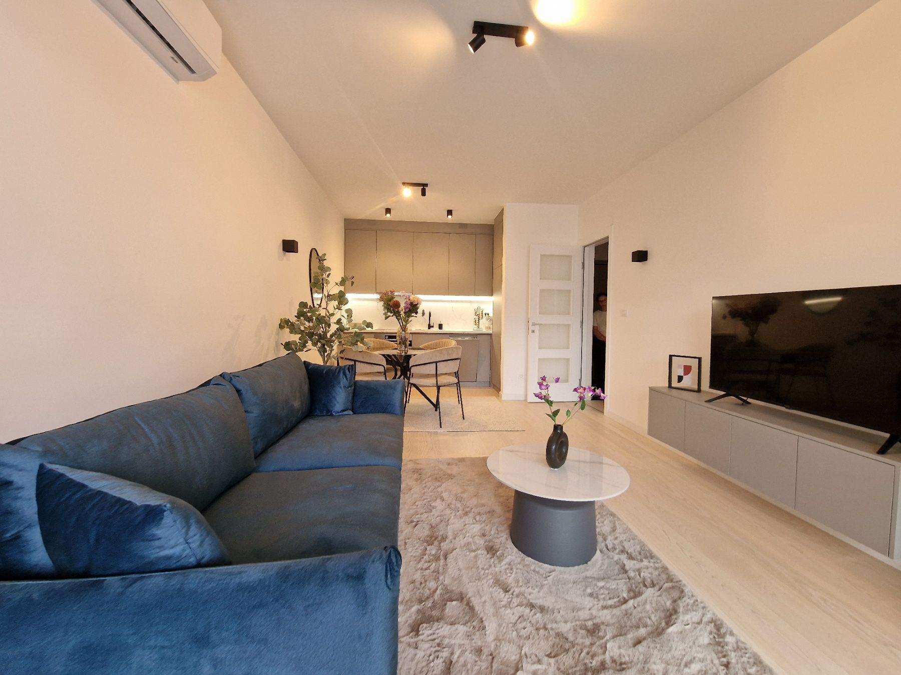 amforaproperty.com/Dubovica Lux, Budva-Nov luksusno opremljen jednosoban stan 50m2 sa pogledom na more  (NA DUZI PERIOD)