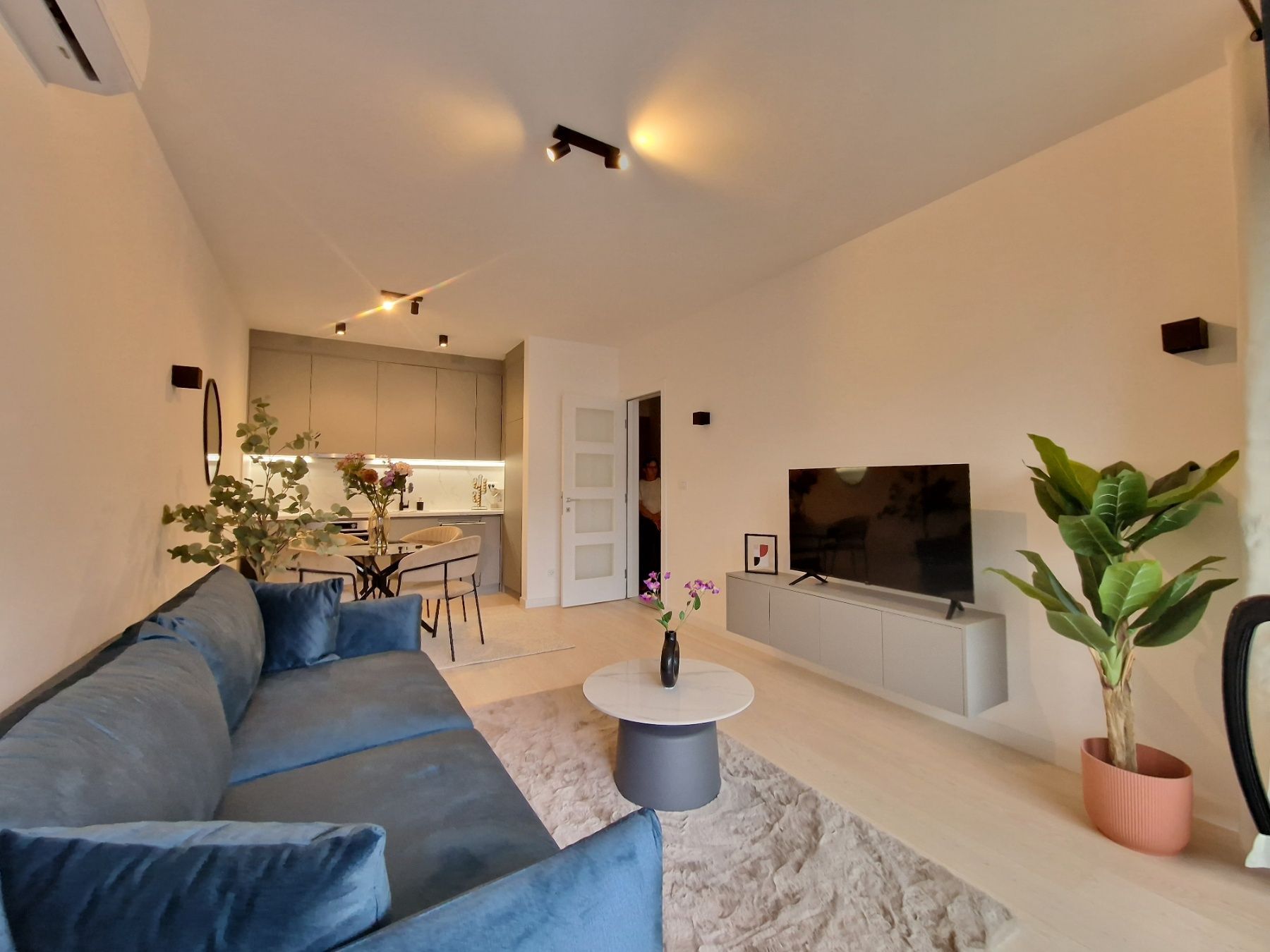amforaproperty.com/Dubovica Lux, Budva-Nov luksusno opremljen jednosoban stan 50m2 sa pogledom na more  (NA DUZI PERIOD)