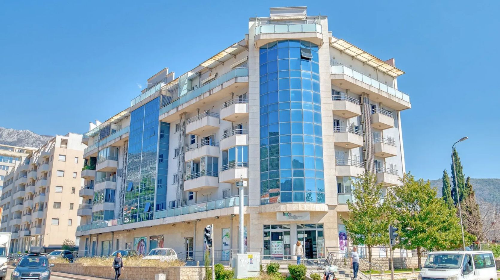 amfora/Poslovni prostor 46 m² za izdavanje – Budva, Rozino (Zaobilaznica) – Na duži period