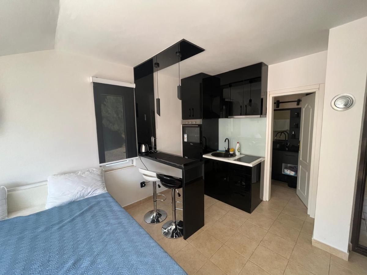 amforaproperty.com/Moderno opremljena garsonjera 26m2 sa pogledom na more,Petrovac (NA DUZI PERIOD)