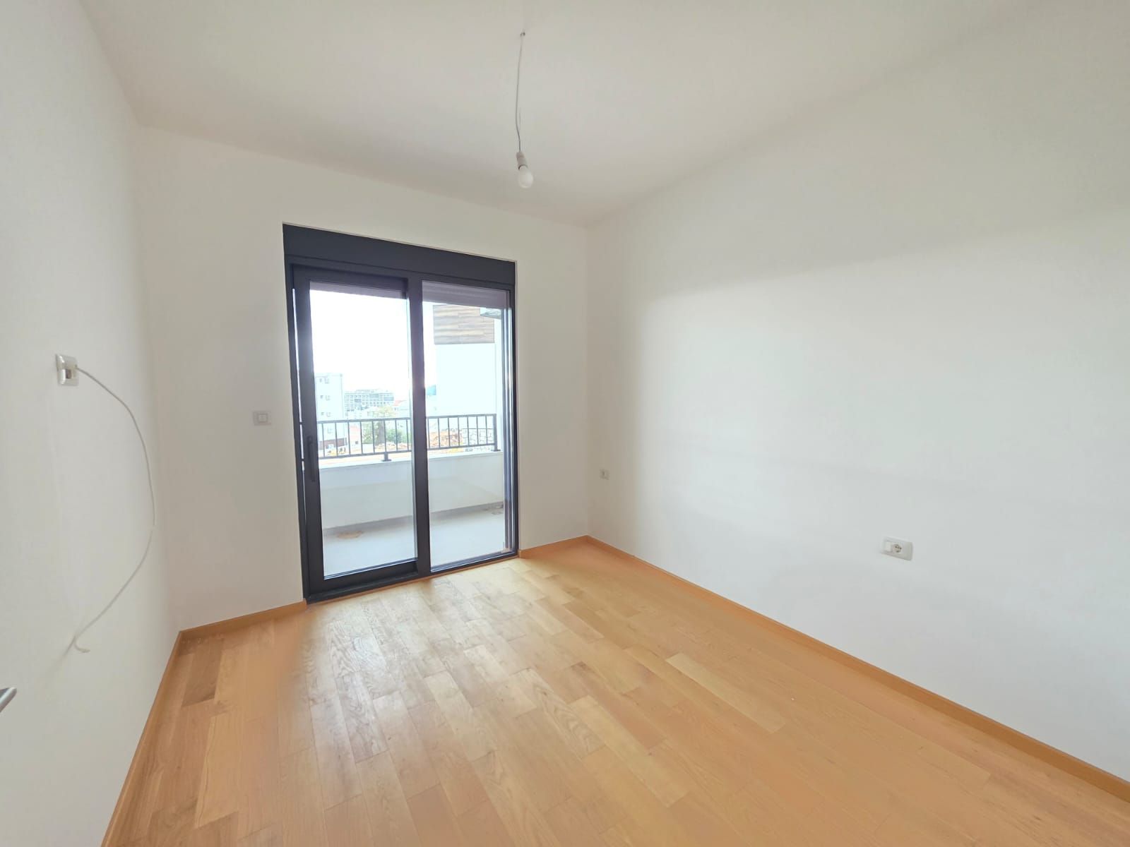 Prodaja – Nov jednosoban stan 43 m² sa pogledom na more i garaznim mestom, Bečići - Amfora Real Estate