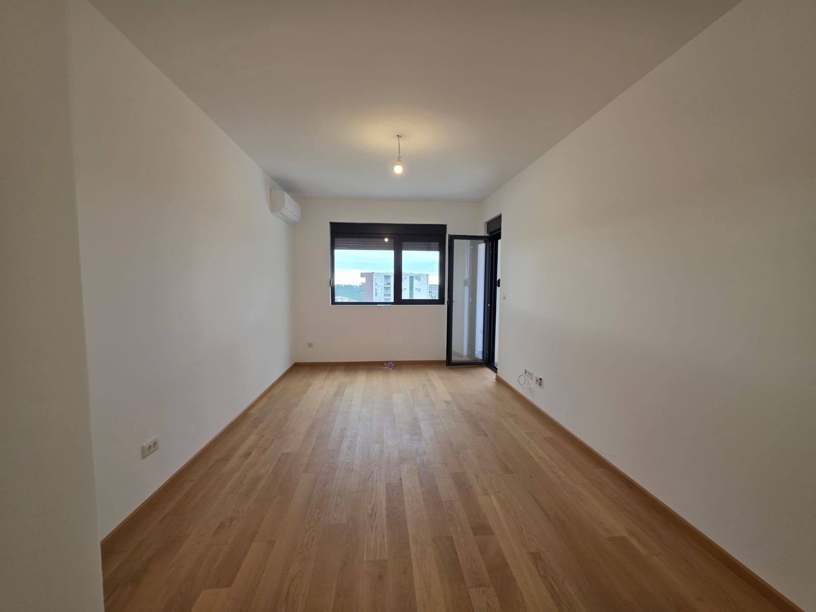 Prodaja – Nov jednosoban stan 43 m² sa pogledom na more i garaznim mestom, Bečići - Amfora Real Estate