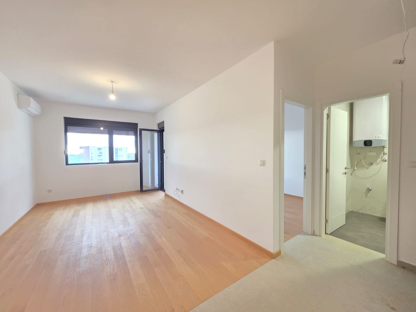 Prodaja – Nov jednosoban stan 43 m² sa pogledom na more i garaznim mestom, Bečići - Amfora Real Estate