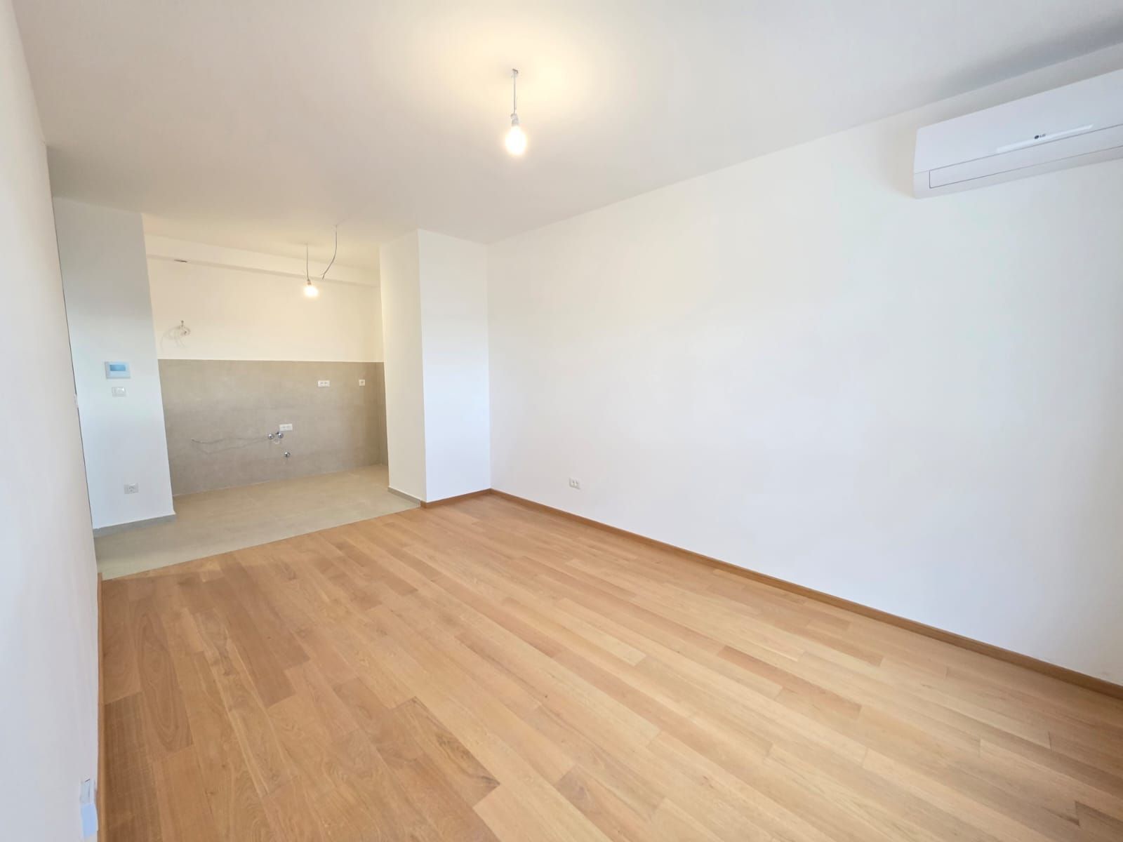 Prodaja – Nov jednosoban stan 43 m² sa pogledom na more i garaznim mestom, Bečići - Amfora Real Estate