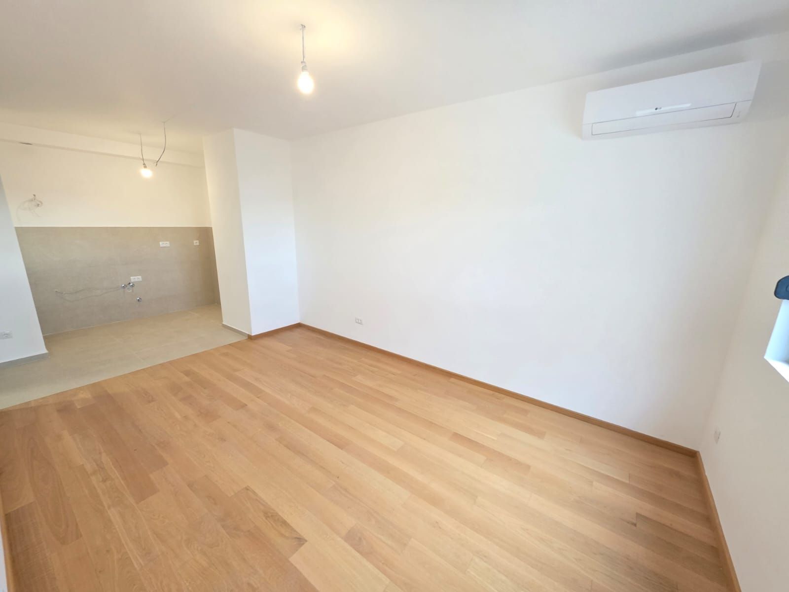 Prodaja – Nov jednosoban stan 43 m² sa pogledom na more i garaznim mestom, Bečići - Amfora Real Estate