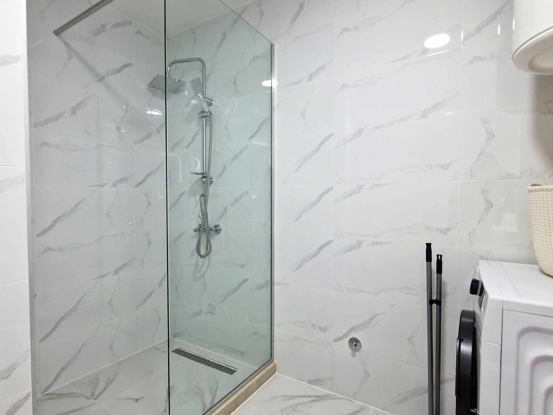 amforaproperty.com/Luksuzno opremljen jednosoban stan u Becicima (IZDAVANJE ZA JUN I JUL)