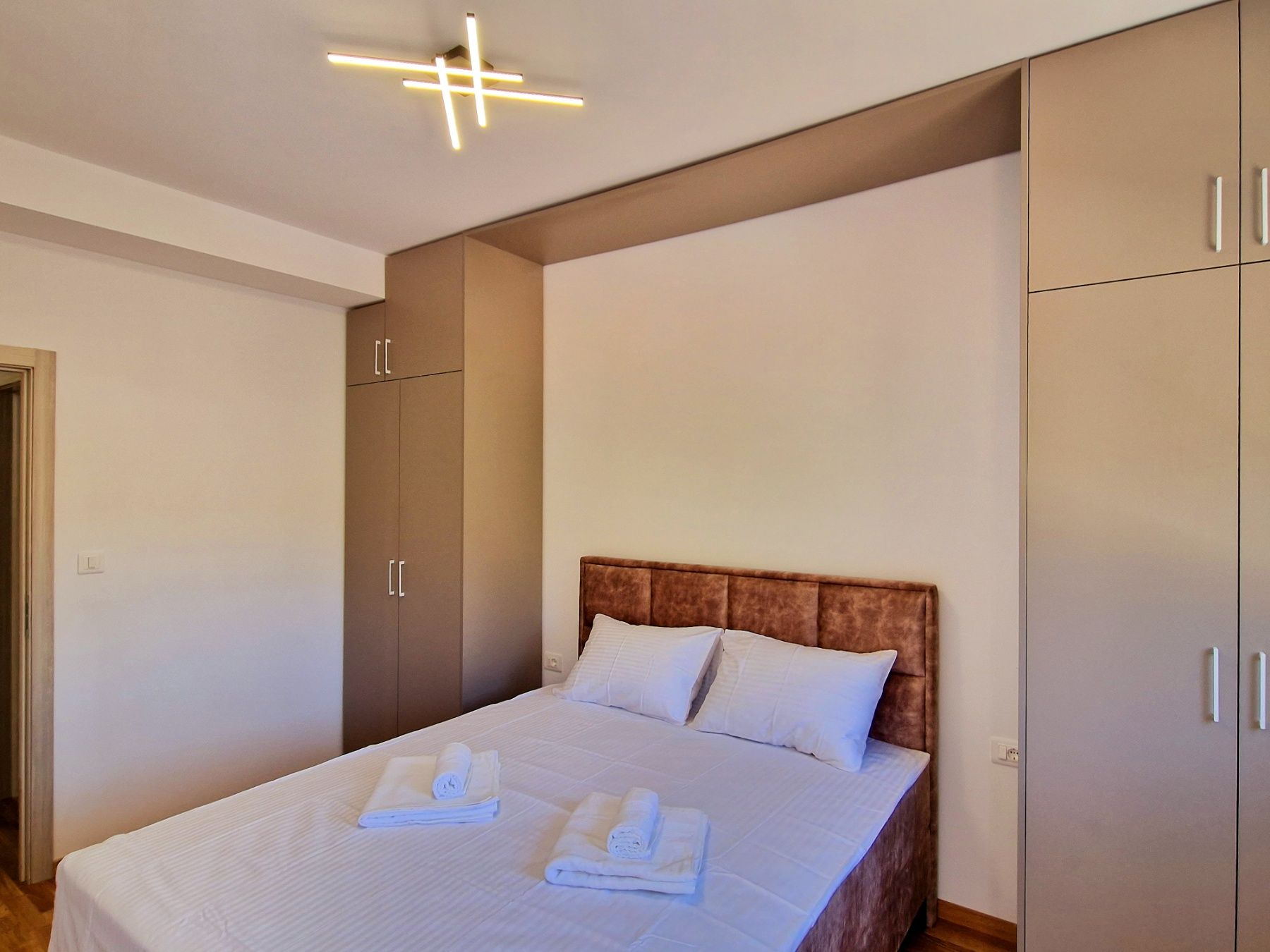 amforaproperty.com/Luksuzno opremljen jednosoban stan u Becicima (IZDAVANJE ZA JUN I JUL)