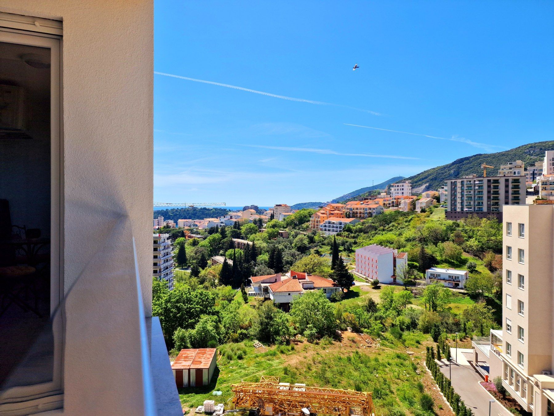amforaproperty.com/Luksuzno opremljen jednosoban stan u Becicima (IZDAVANJE ZA JUN I JUL)
