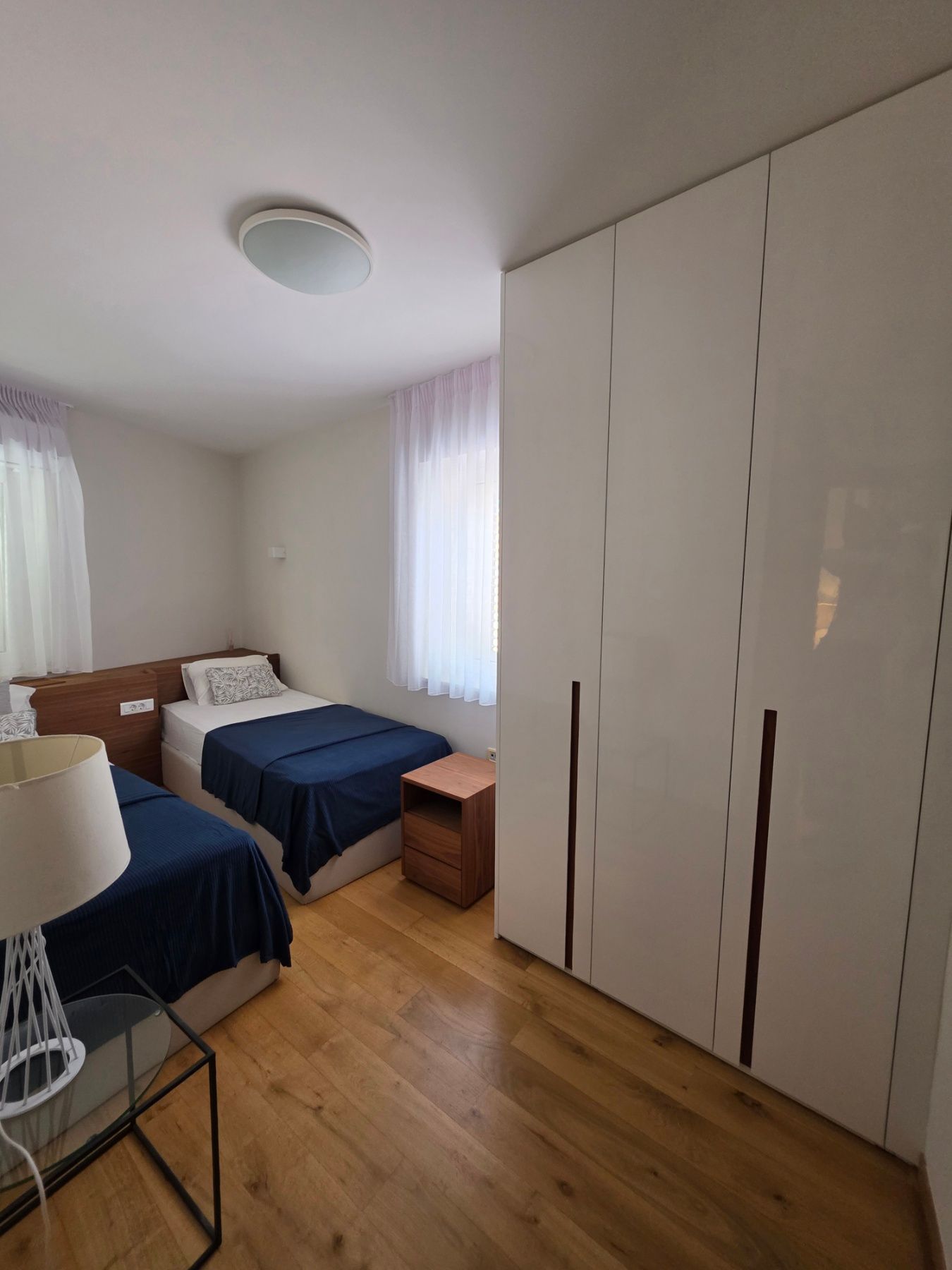 amforaproperty.com/Ekskluzivan trosoban stan za izdavanje u srcu Starog grada Budve (NA DUZI PERIOD)