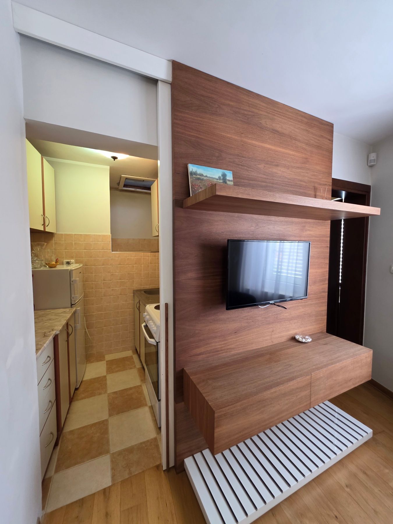 amforaproperty.com/Ekskluzivan trosoban stan za izdavanje u srcu Starog grada Budve (NA DUZI PERIOD)