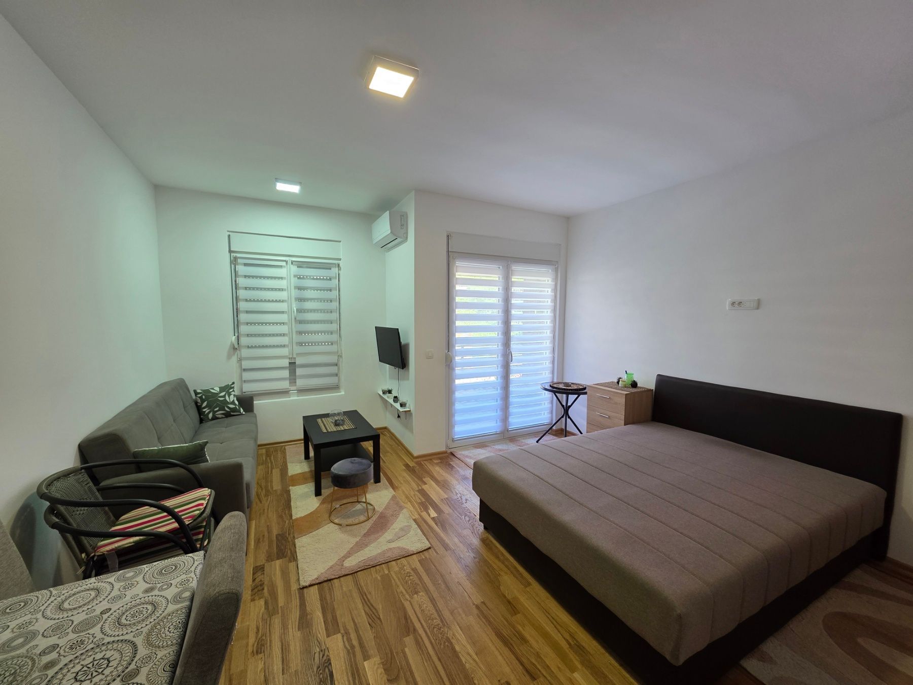 amforaproperty.com/moderno opremljen jednosoban stan ,Lazi - Budva (NA DUZI PERIOD)