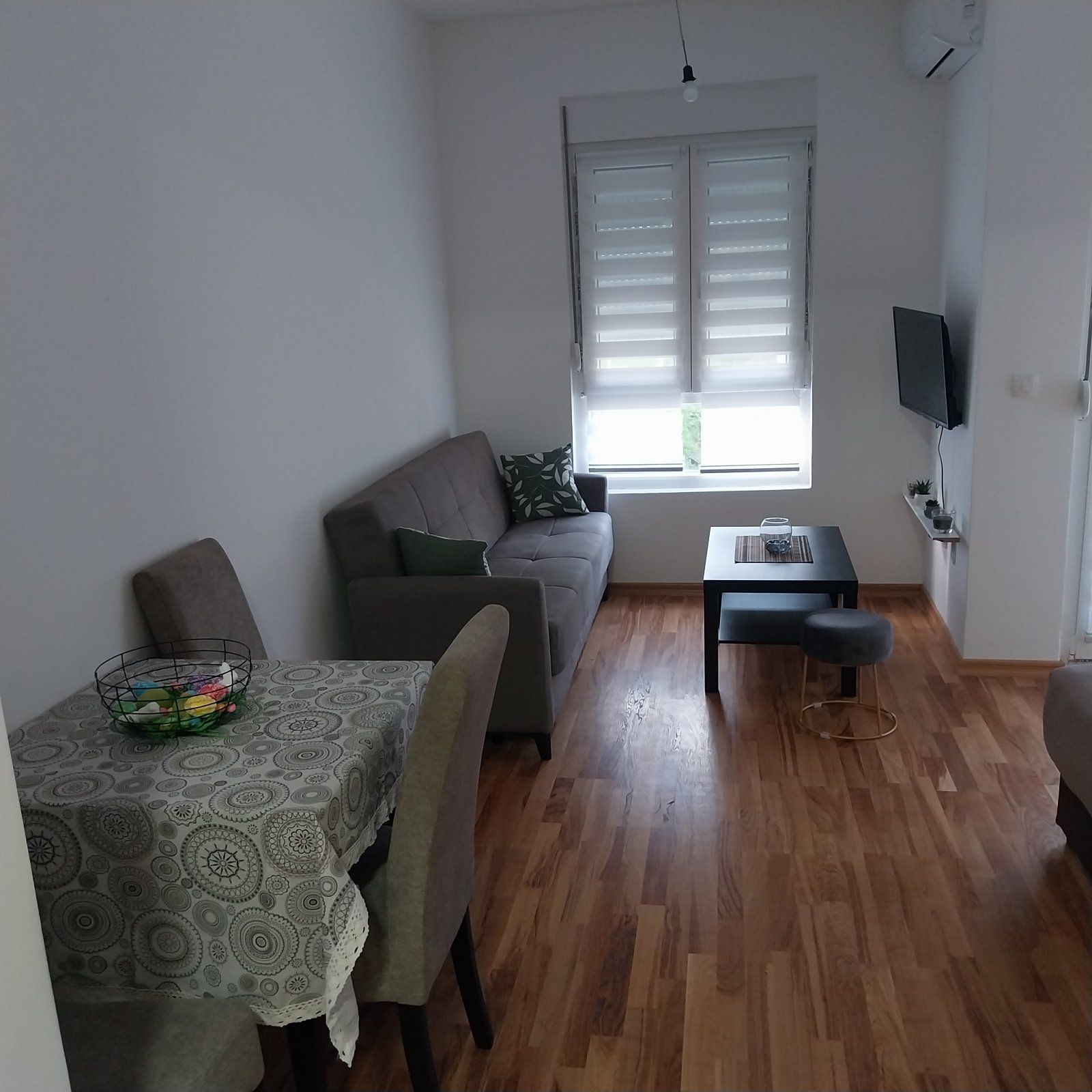 amfora/moderno opremljen jednosoban stan ,Lazi - Budva.(NA DUZI PERIOD)