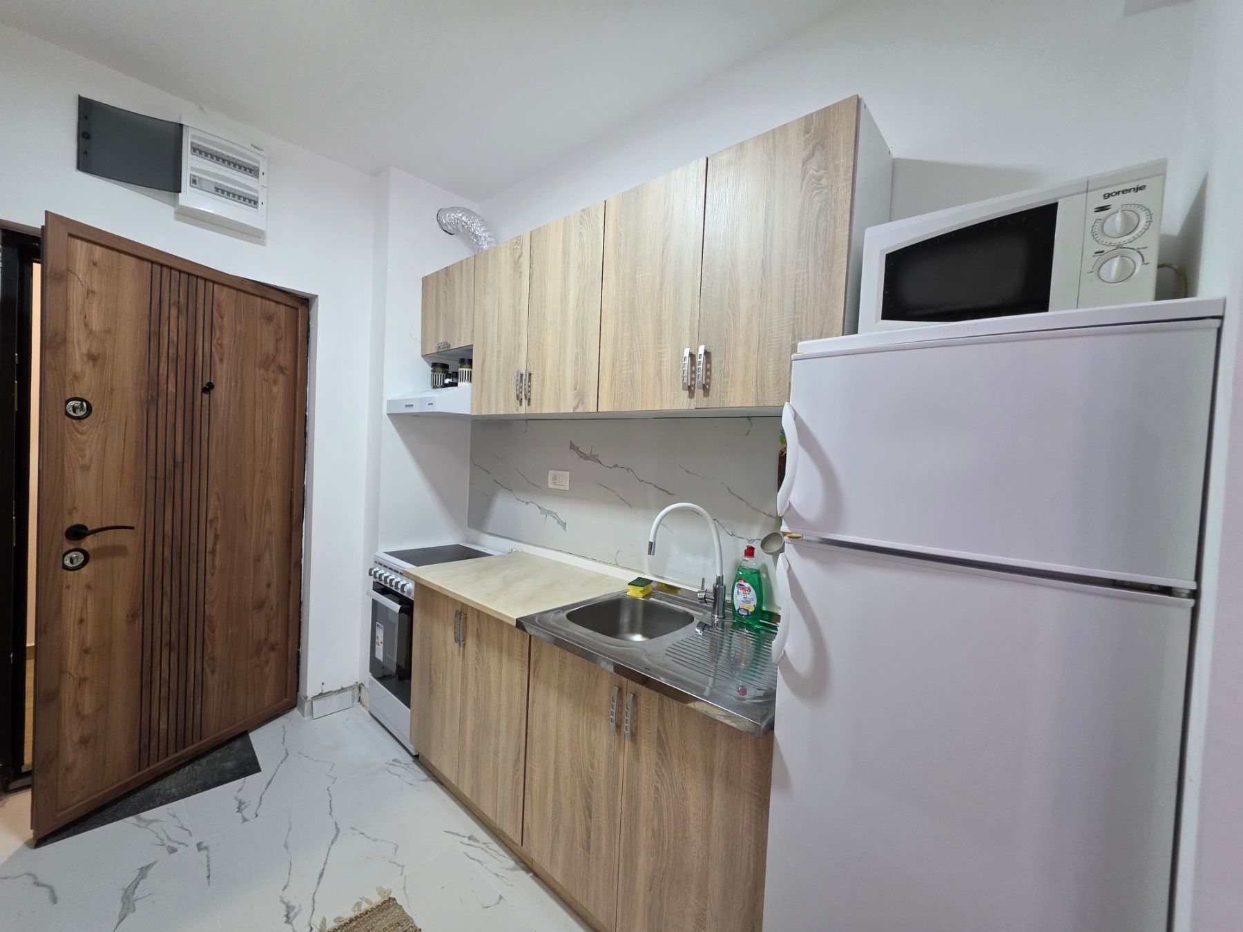 amforaproperty.com/moderno opremljen jednosoban stan ,Lazi - Budva (NA DUZI PERIOD)