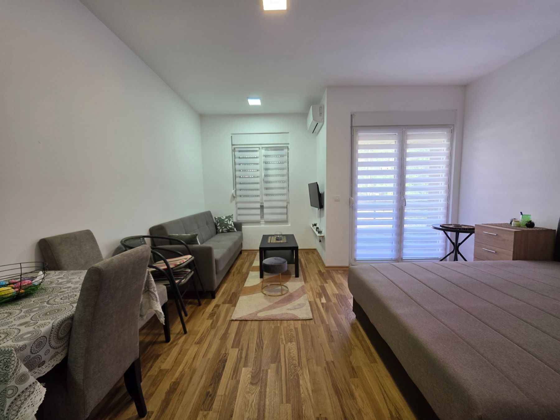 amfora/moderno opremljen jednosoban stan ,Lazi - Budva (NA DUZI PERIOD)