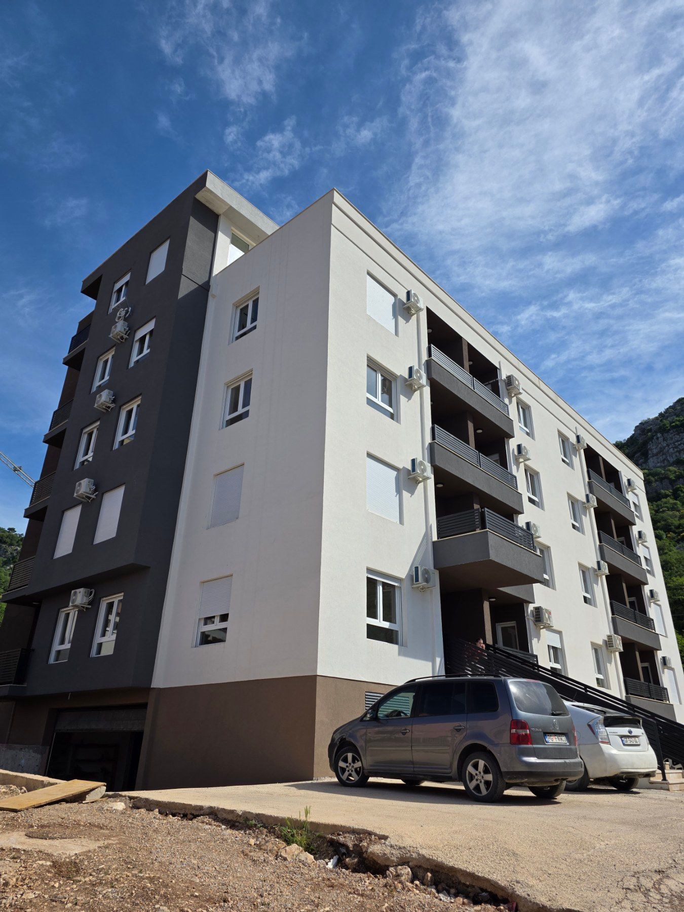 amforaproperty.com/moderno opremljen jednosoban stan ,Lazi - Budva (NA DUZI PERIOD)
