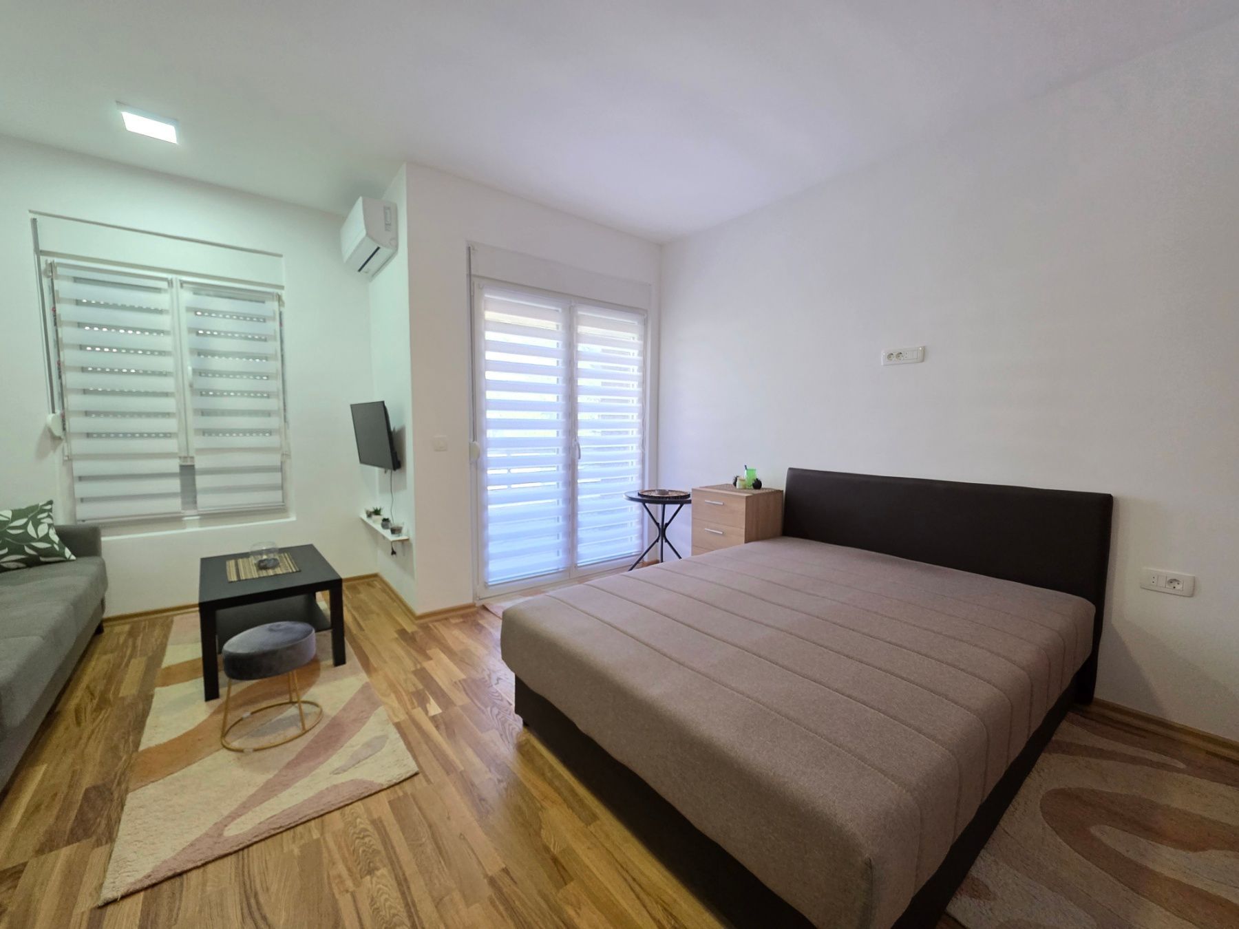 amforaproperty.com/moderno opremljen jednosoban stan ,Lazi - Budva (NA DUZI PERIOD)