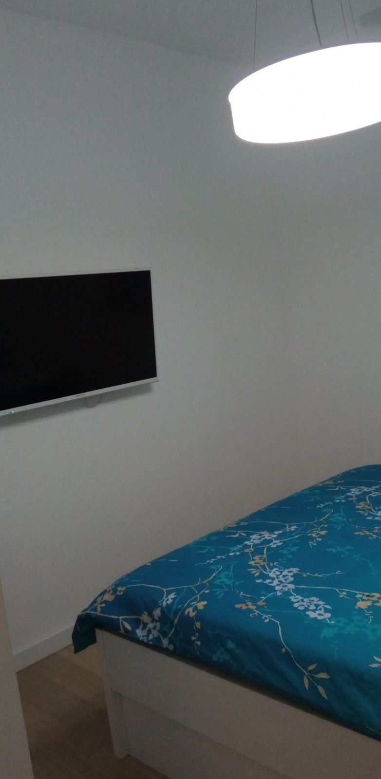 amforaproperty.com/Trosoban stan sa dva parking mesta i pogledom na more na atraktivnoj lokaciji u Bečićima (NA DUZI PERIOD)