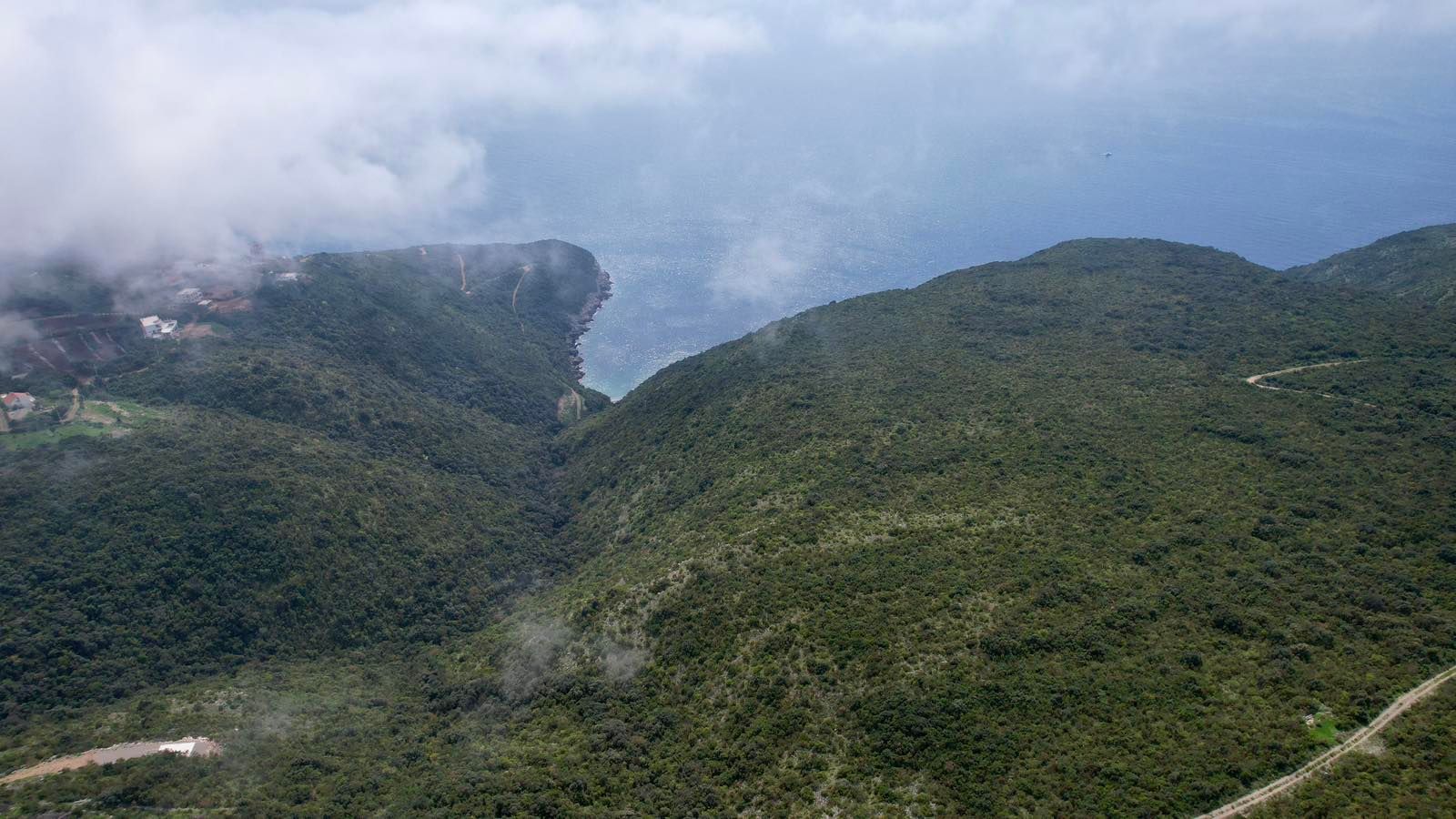 amforaproperty.com/Urbanizovan plac 300m2 sa panoramskim pogledom-Zagora, Kotor